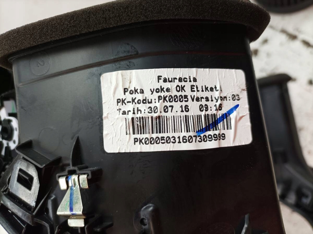 KRATKI air conditioning devices central frame RADIA Ford Transit Courier and (2014- )