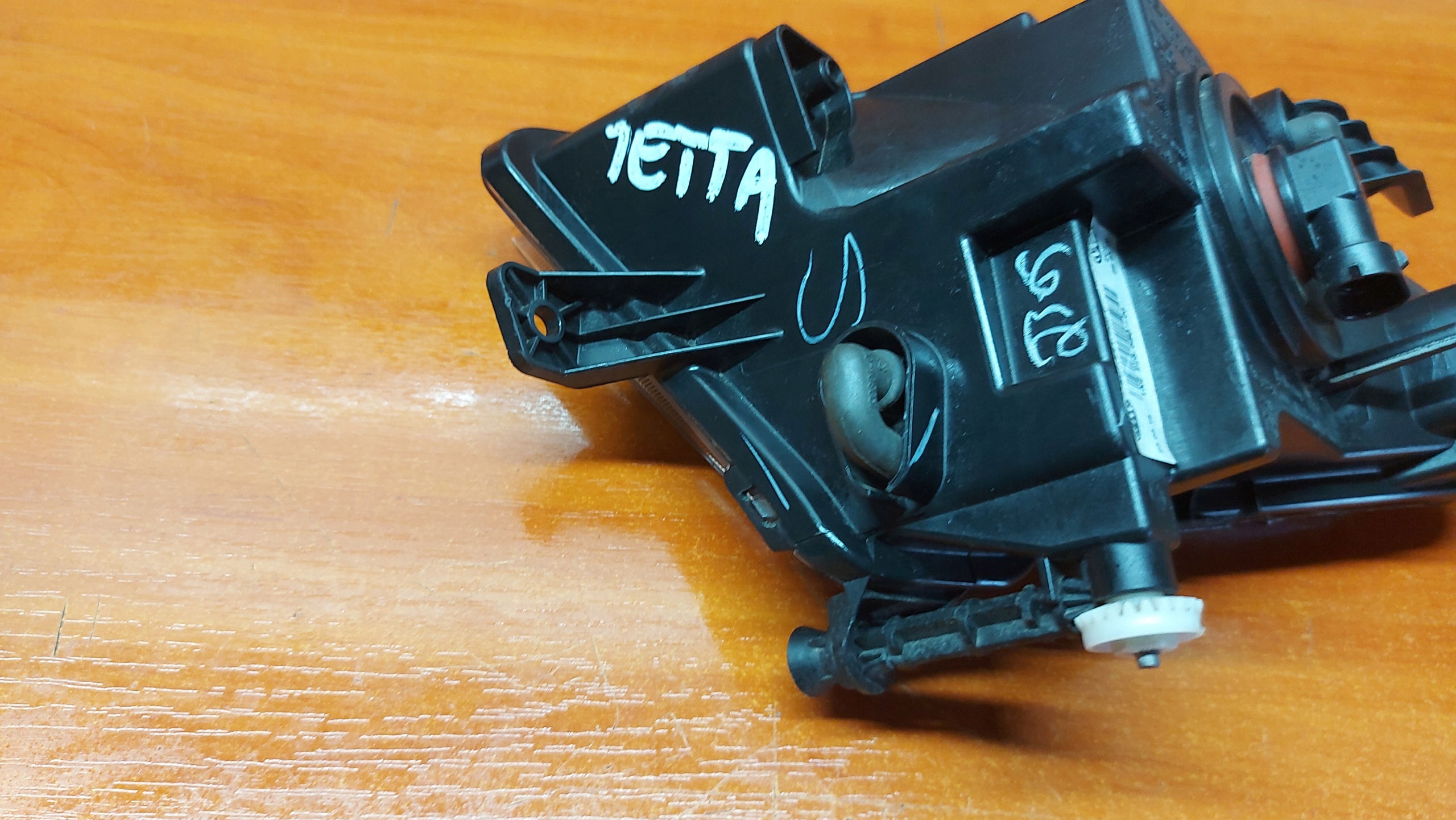 fog light right front VW JETTA 15-18