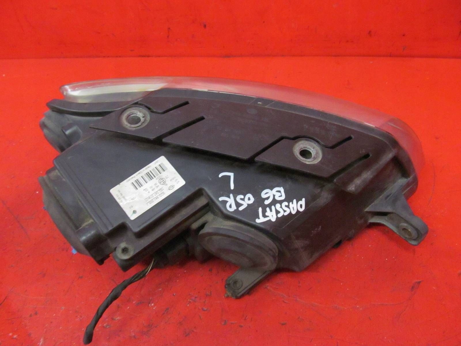 VW VOLKSWAGEN PASSAT B6 3C light REFLEKTOR left front front 3C0941005J