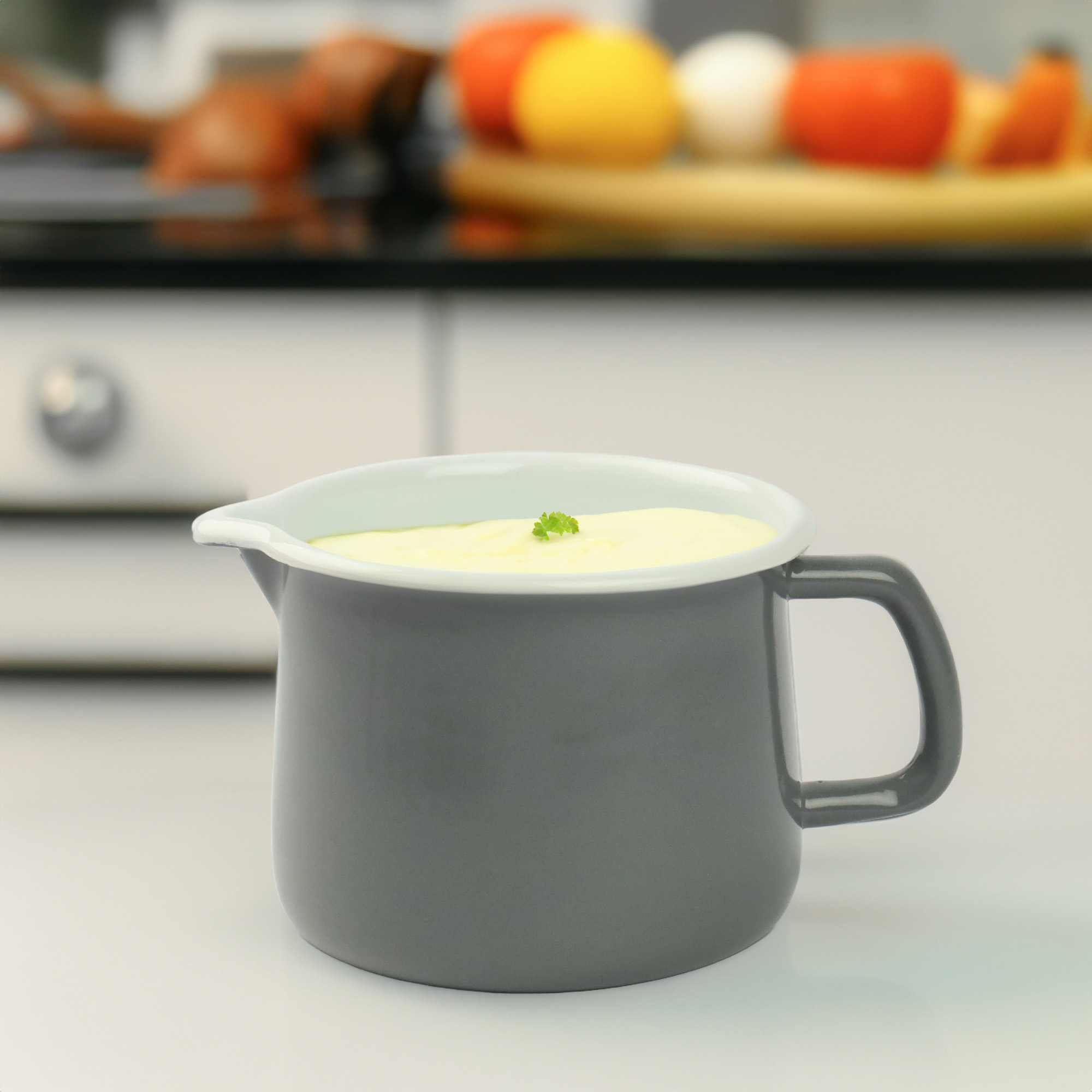 EMALIOWANY KUBEK Z WYLEWKĄ DZBANUSZEK NA KUCHENKĘ Z DZIÓBKIEM 1,7L SZARY