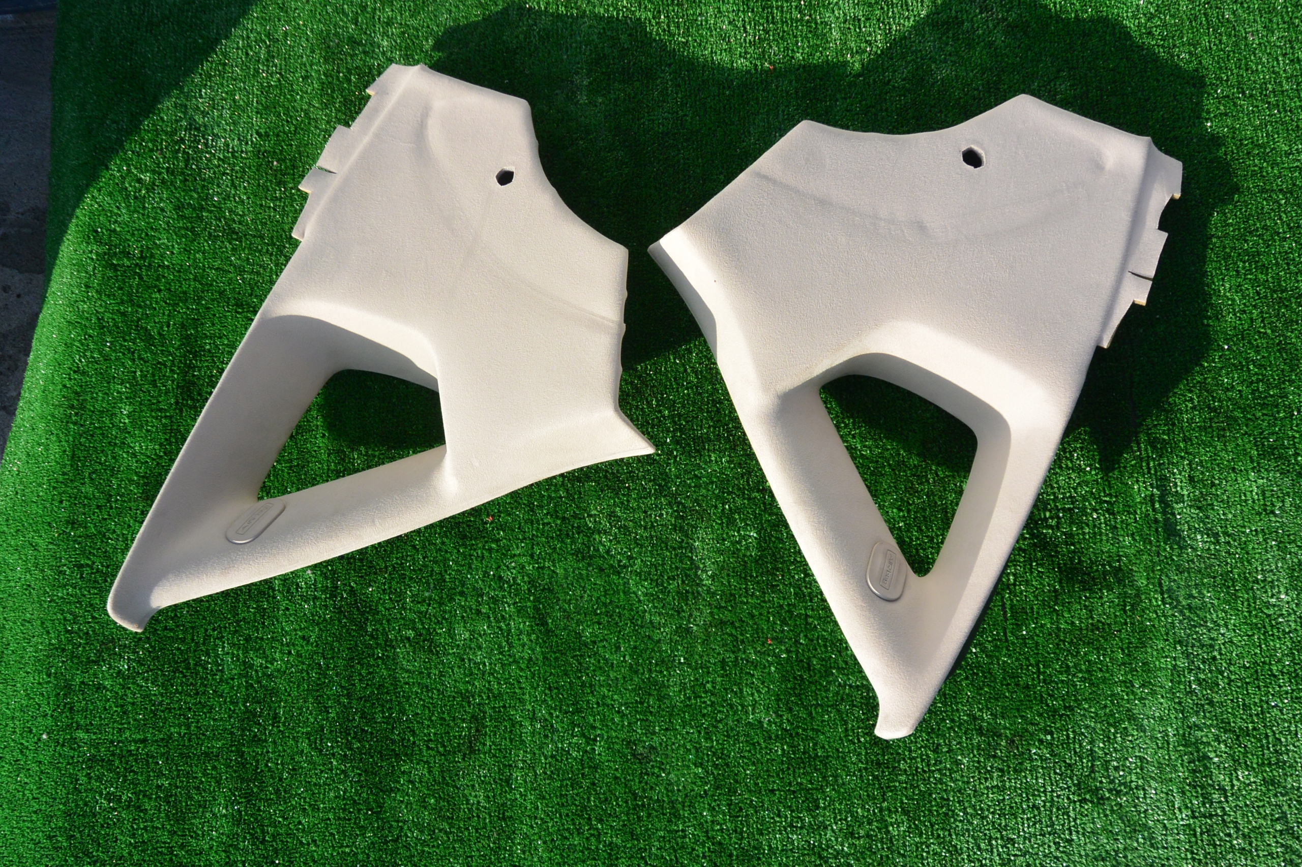 670011483 670011480 - КРЫШКА СТОЙКИ ЗАДНЯЯ MASERATI QUATTROPORTE VI