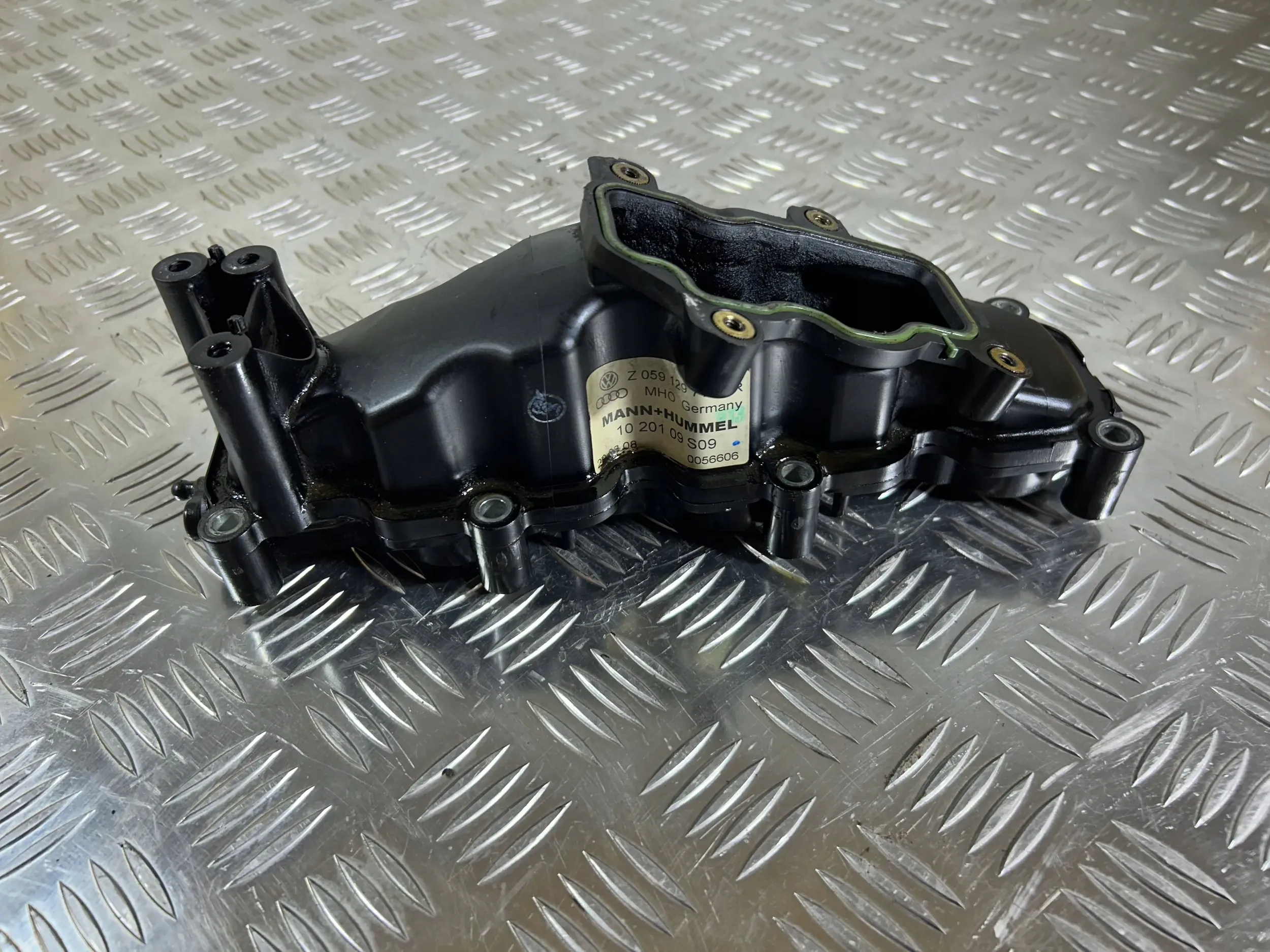 Audi OE 059129712AR коллектор Впускный