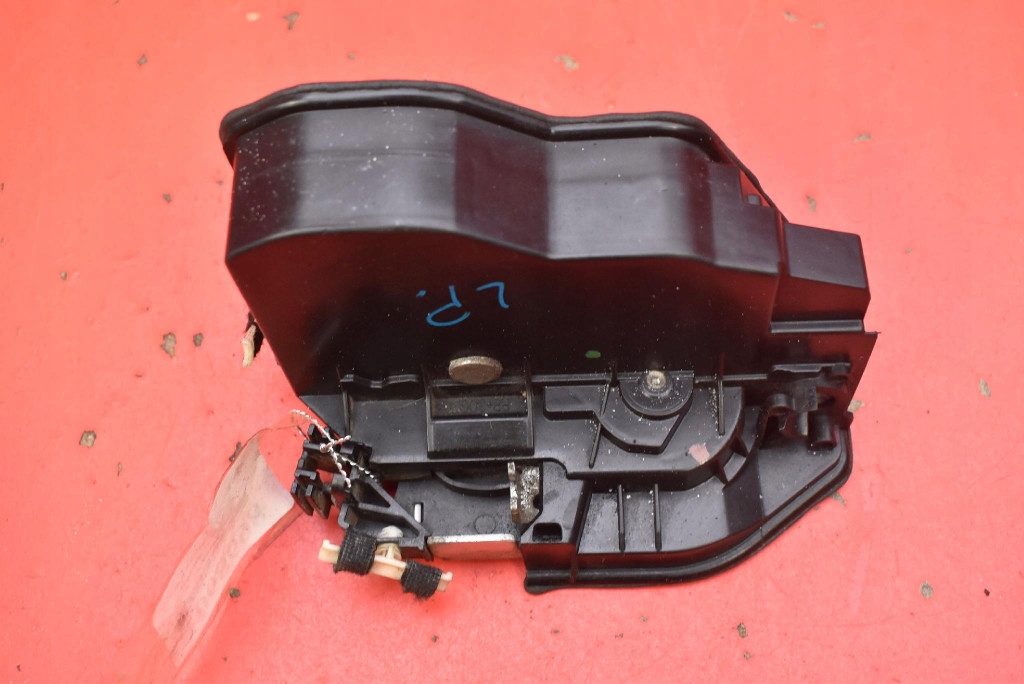 lock door left front front EU 7229461 BMW F20 11-15
