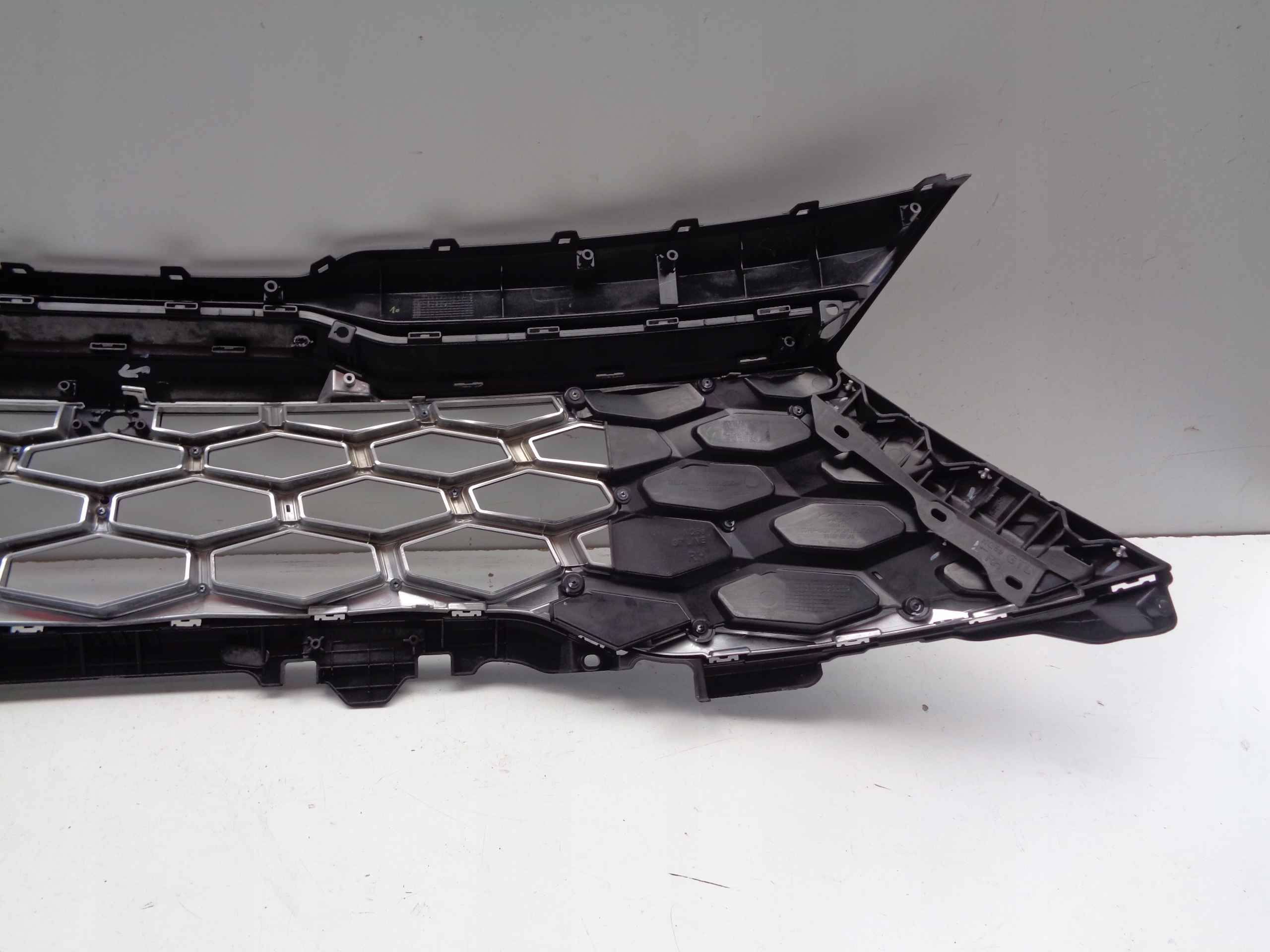 Grille KIA SPORTAGE V 22- GT-LINE