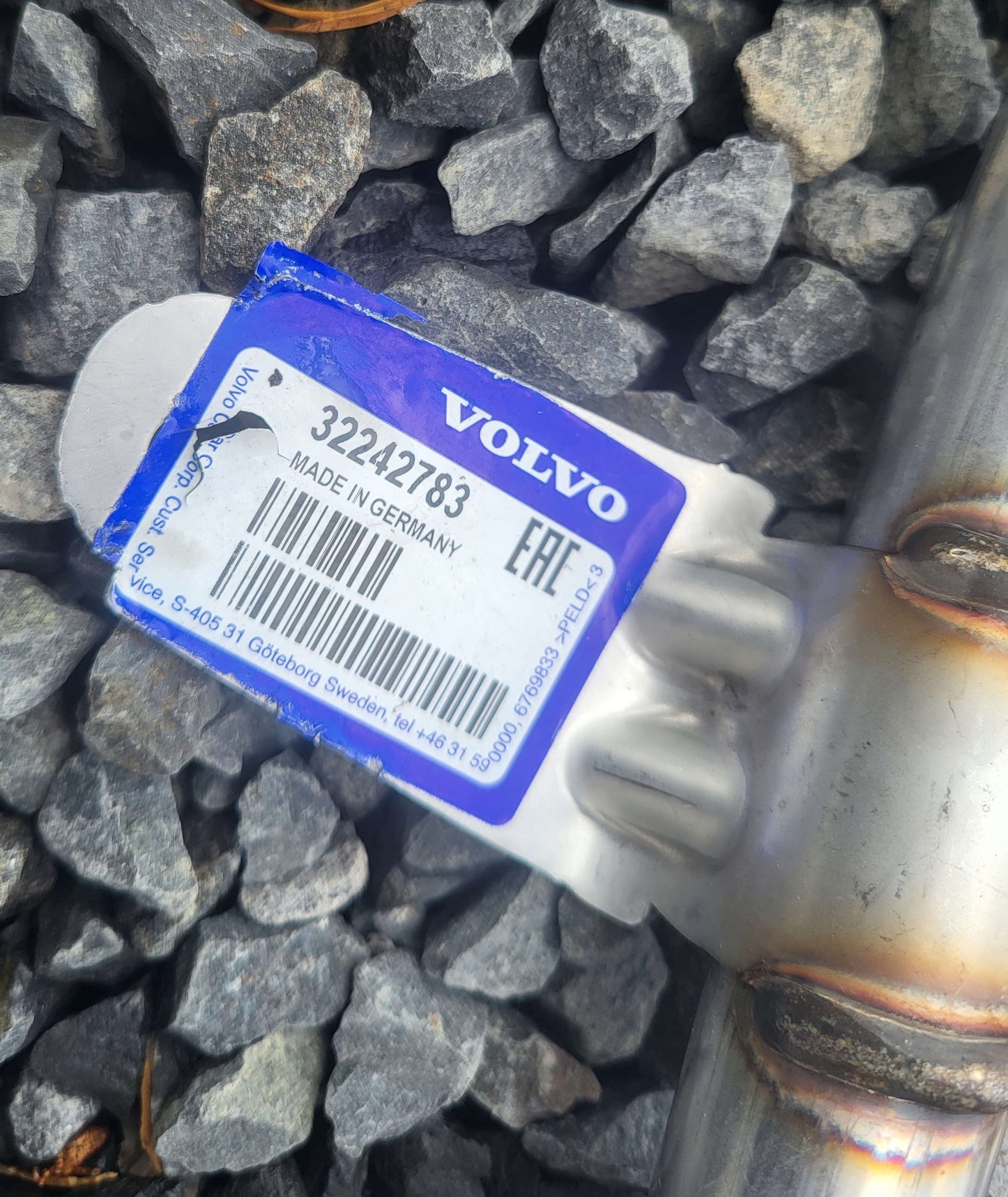 VOLVO V90 CROSS COUNTRY MK2 RURA WLEWU PALIWA 32242783 Producent części Volvo OE