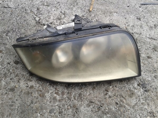 Фонарь передний правый AUDI A2 Европа 8Z0941004K