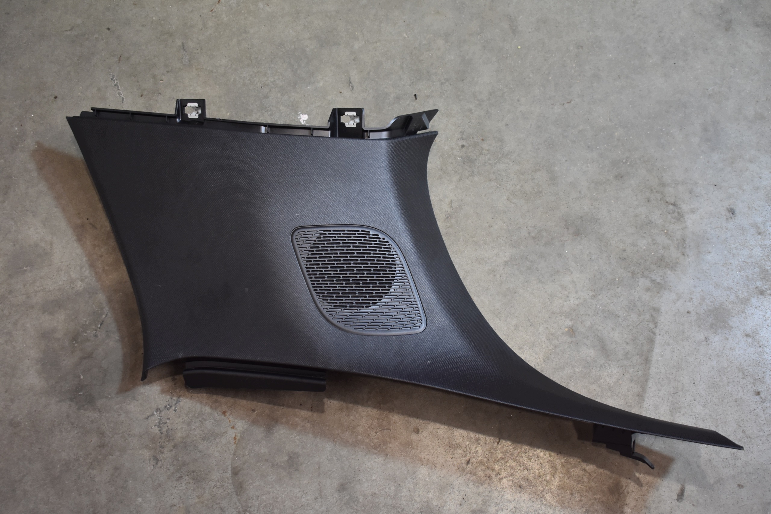 IDEALNA cover pillar trim D right MERCEDES GLB X247 1