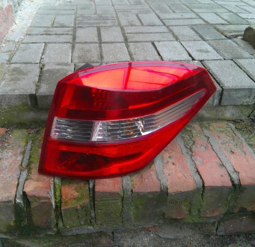 RENAULT LAGUNA 3 III KOMBI 07-11 PRAWA TYLNA LAMPA ORYGINAŁ