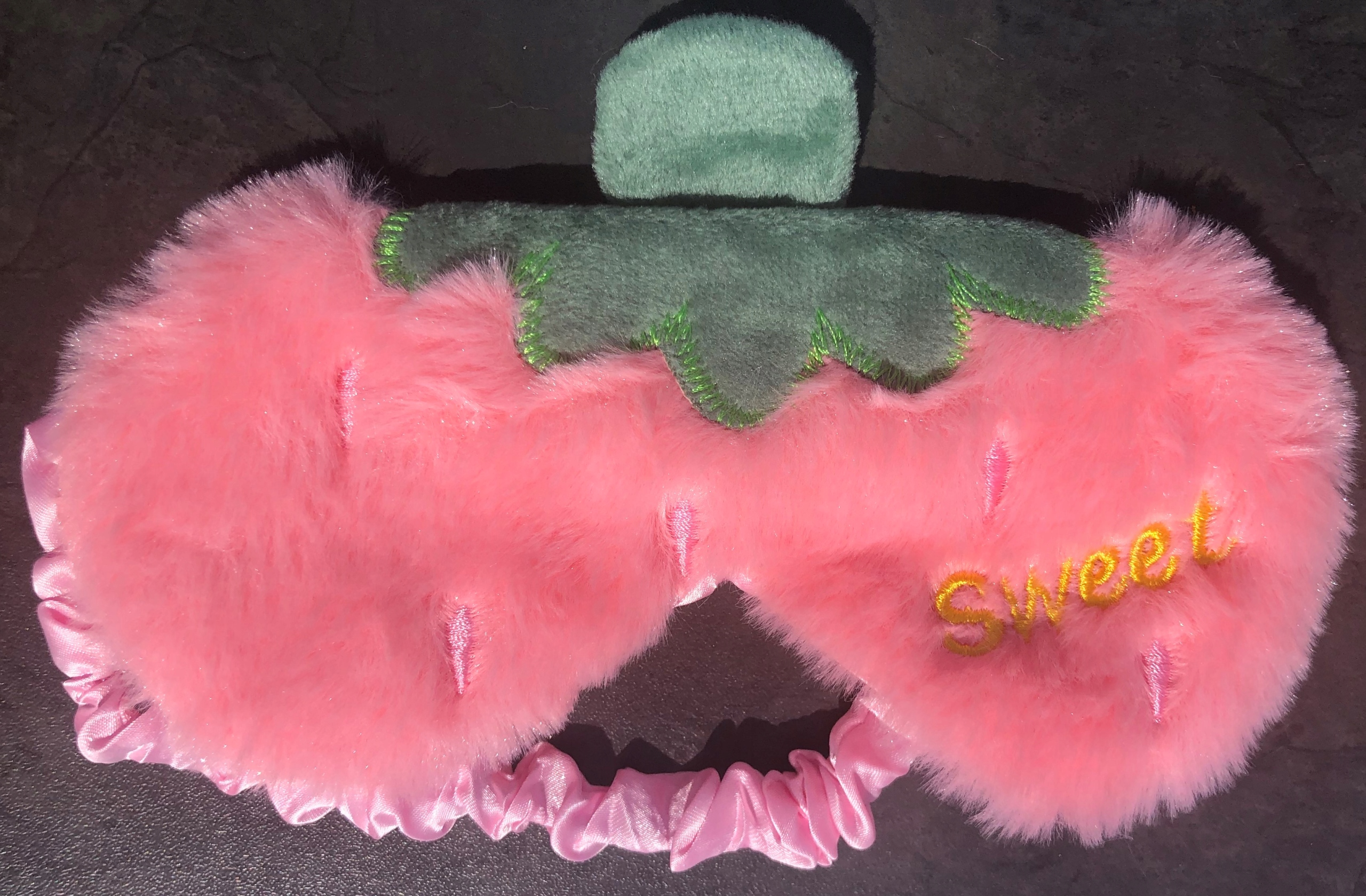 OPASKA NA OCZY MASKA DO SPANIA RELAKSU TRUSKAWKA Materiał dominujący poliester