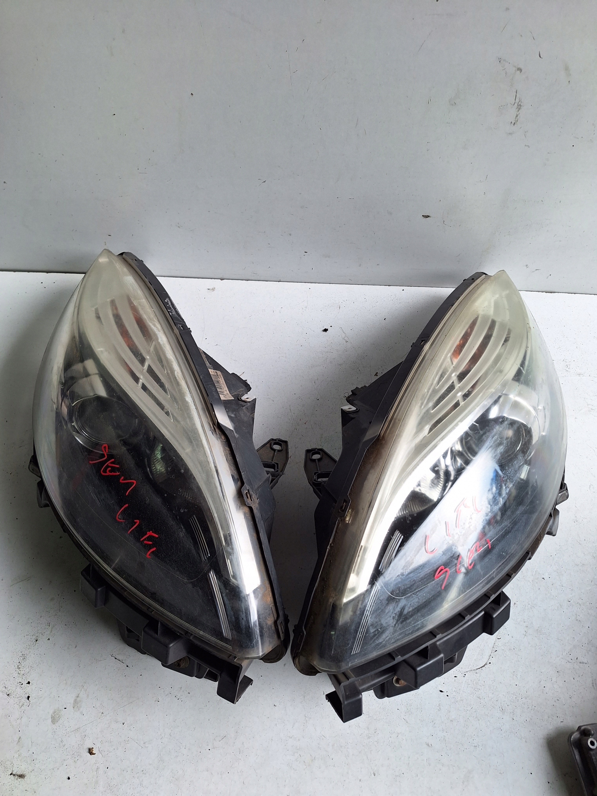 RENAULT SCENIC III LIFT 12-16 light right UK