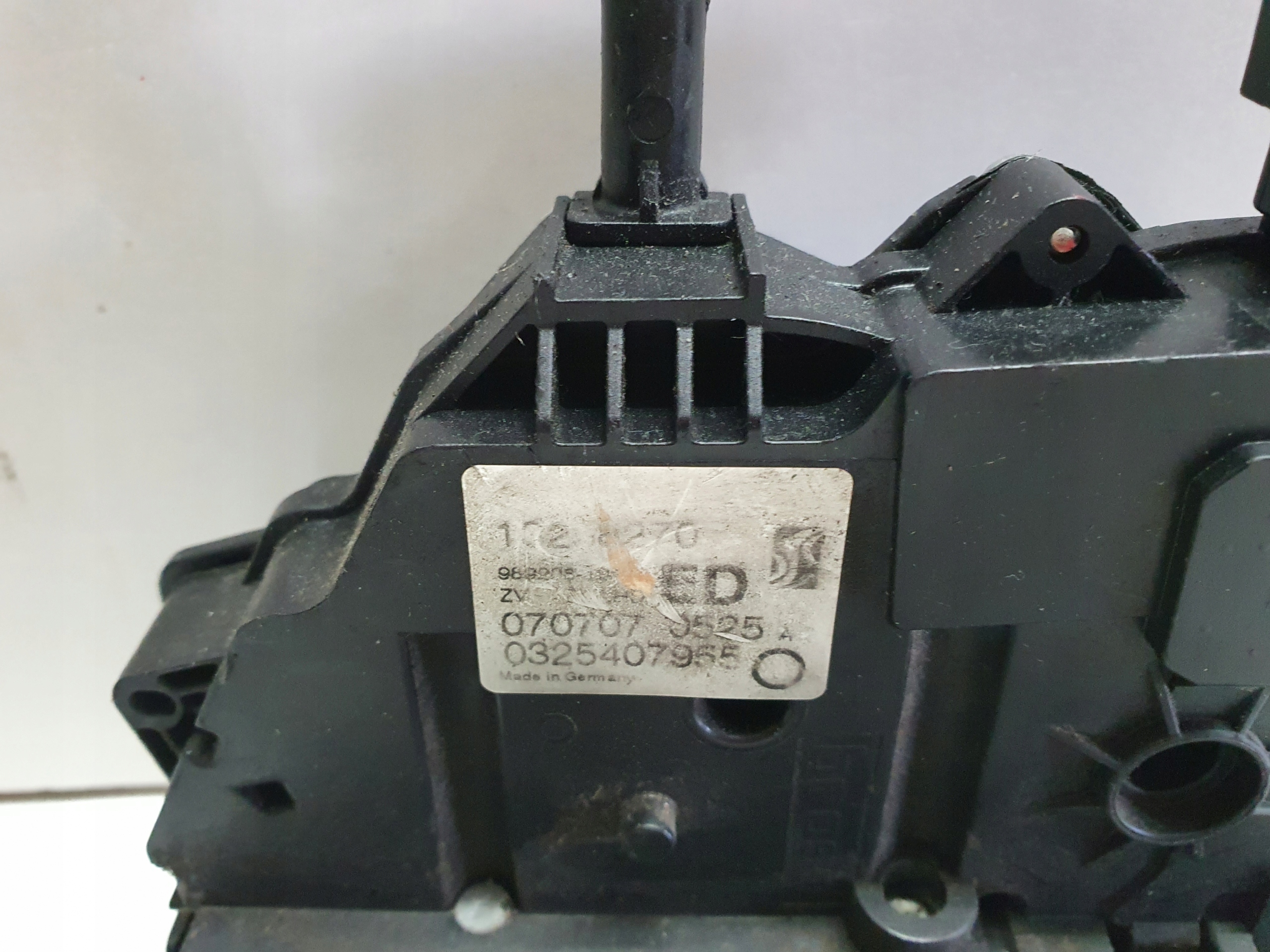 OPEL CORSA lock door front front left ED