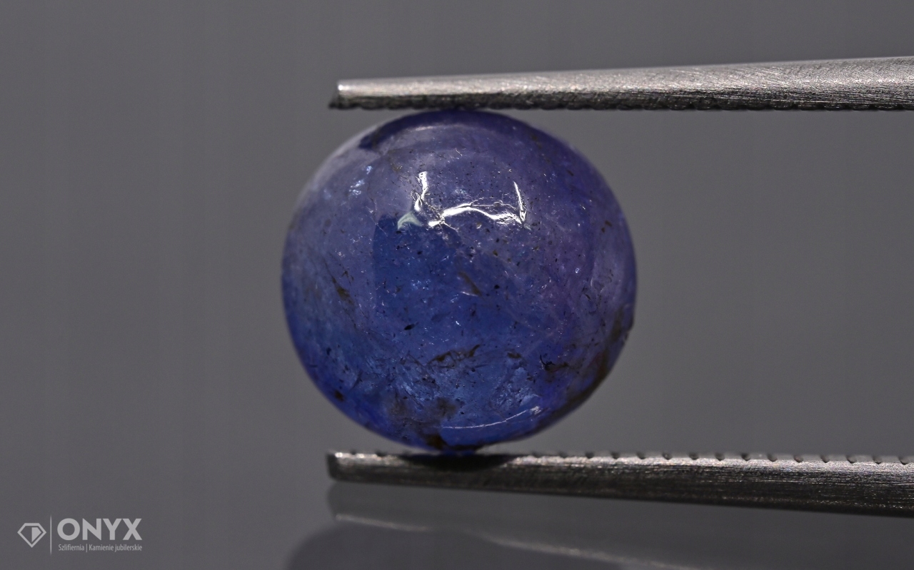 Tanzanit kabošon kulatý fi 8,2 mm