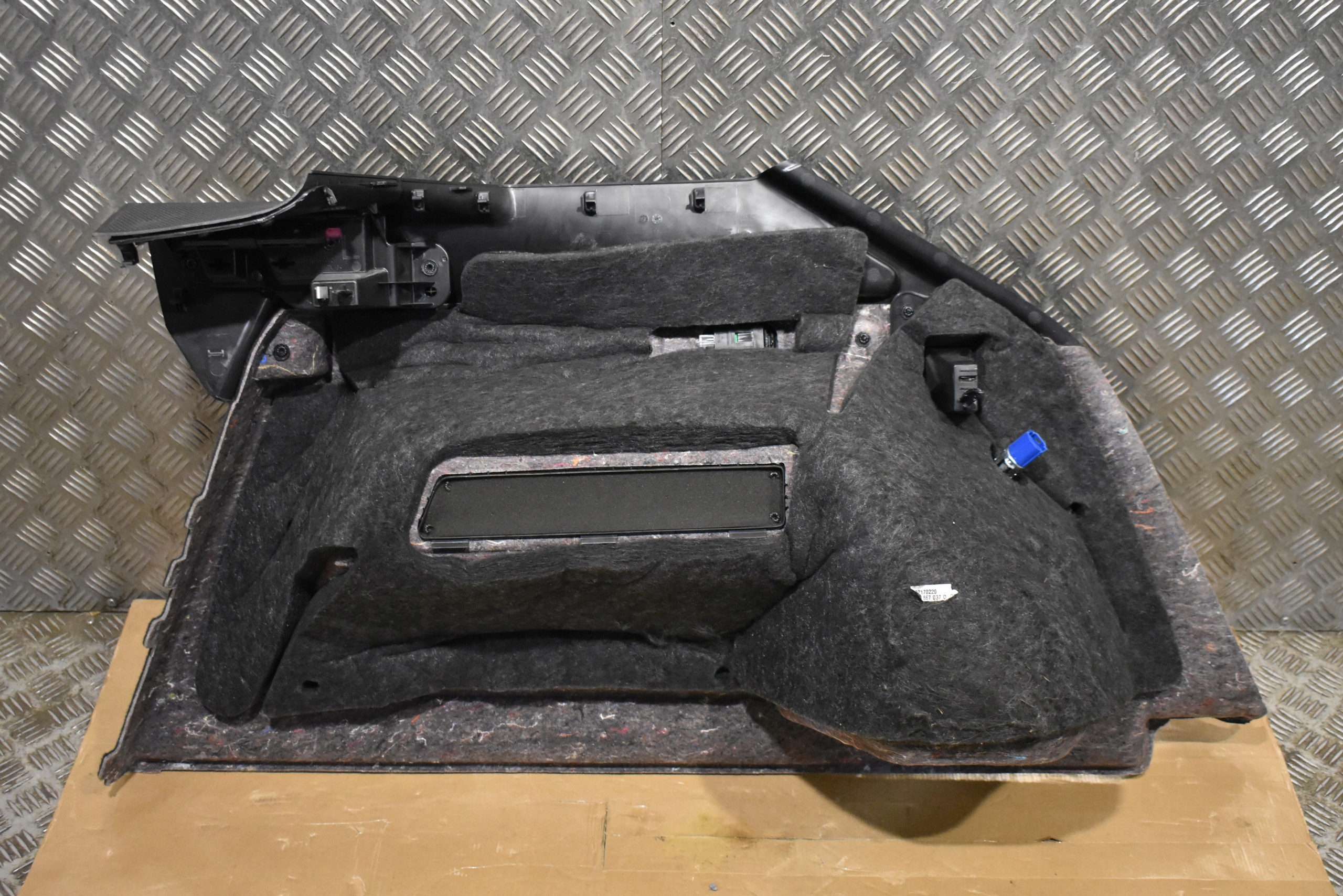 IDEALNY boot upholstery PORSCHE CAYENNE 9Y 1