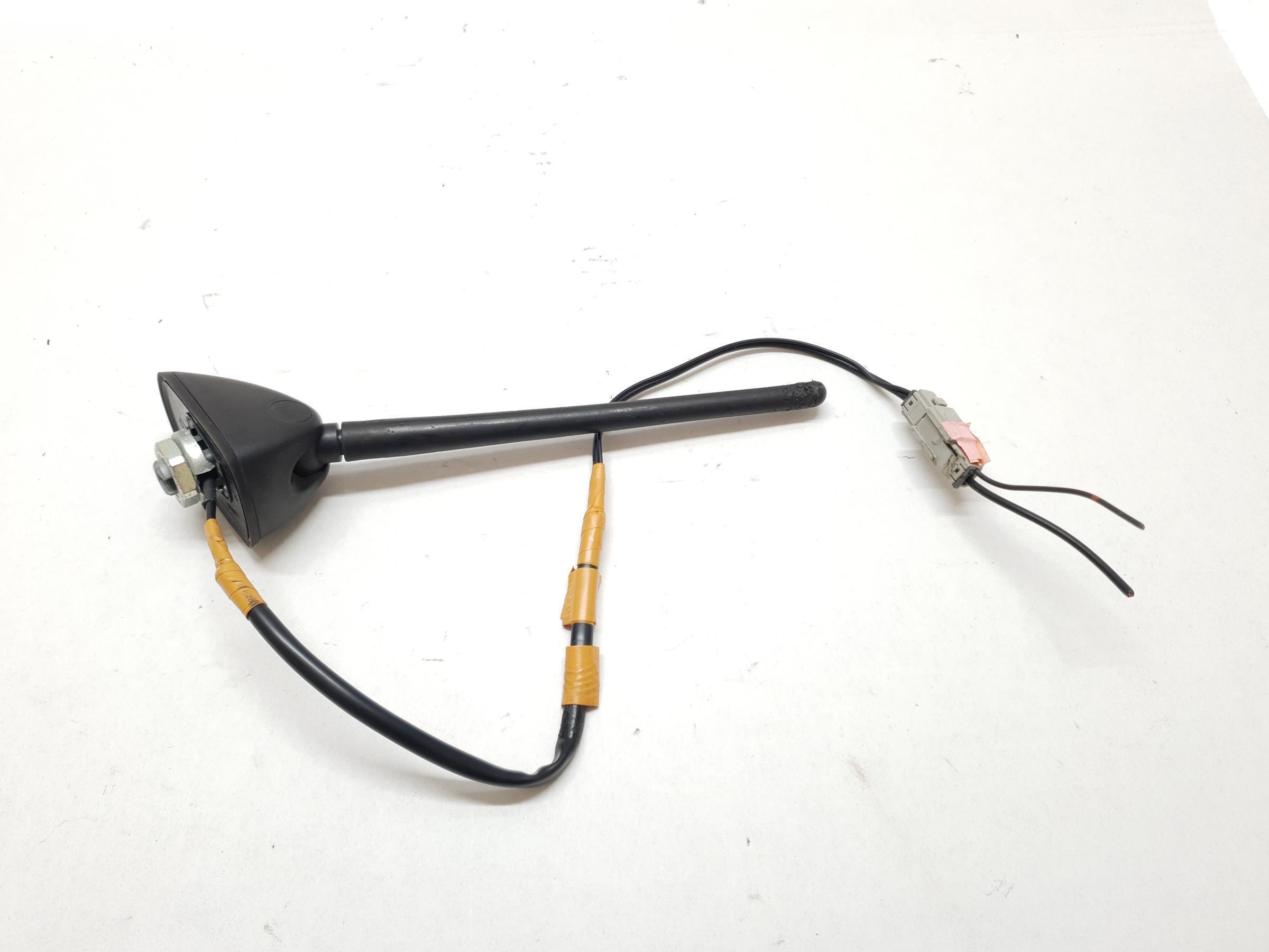 АНТЕНА SUBARU FORESTER III