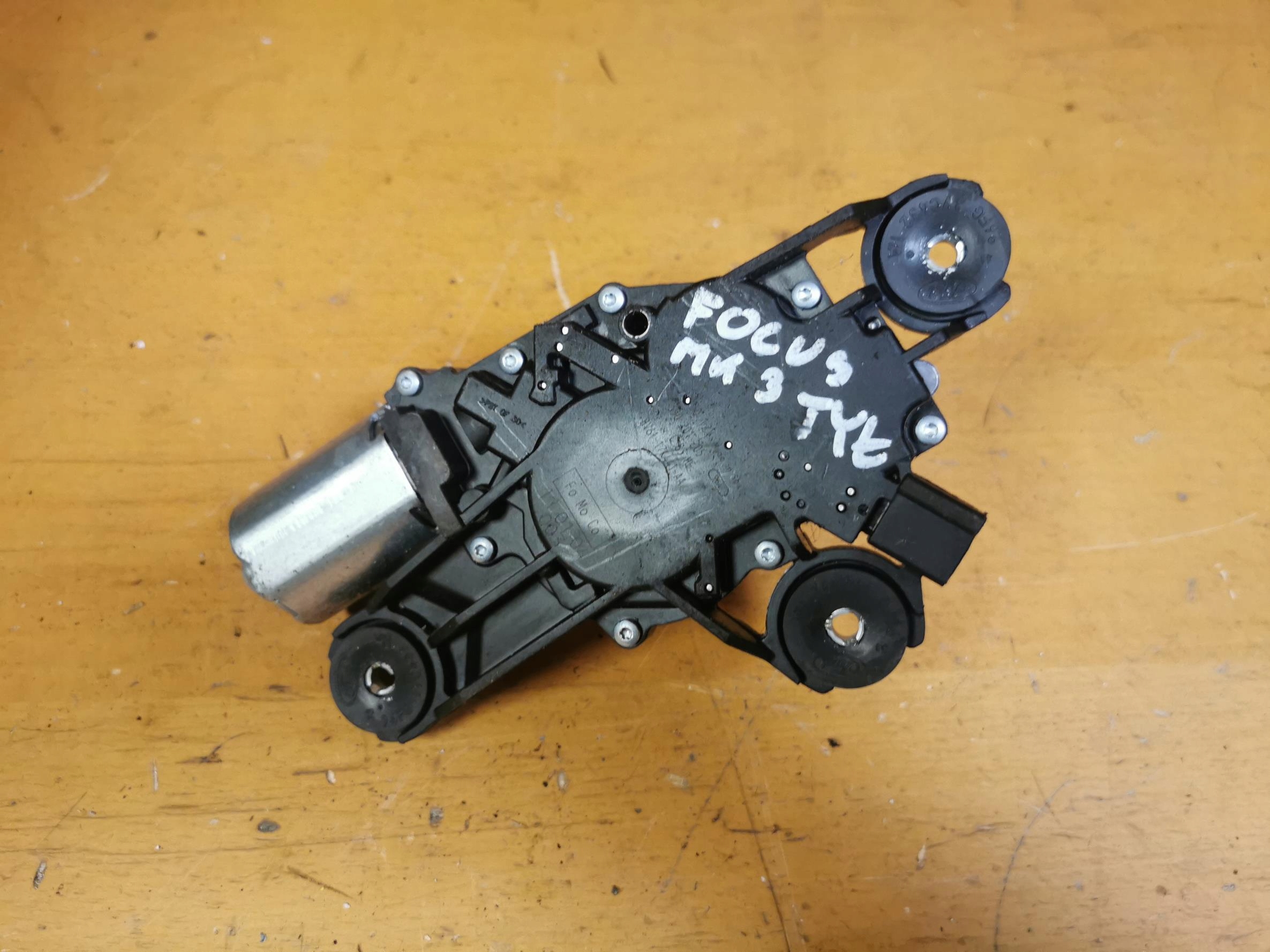 Motor Wischer heck FORD FOCUS MK3 BV61-17K441-AA 11-15