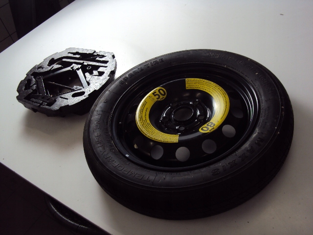 ЗАПАСНОЕ КОЛЕСО ГАЕЧНЫЙ КЛЮЧ VW BEETLE 5C 2010-