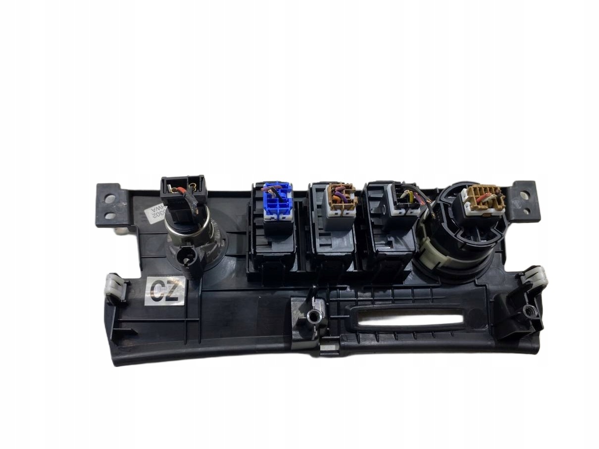 PANEL mitte RENAULT KOLEOS und 68260-7642R