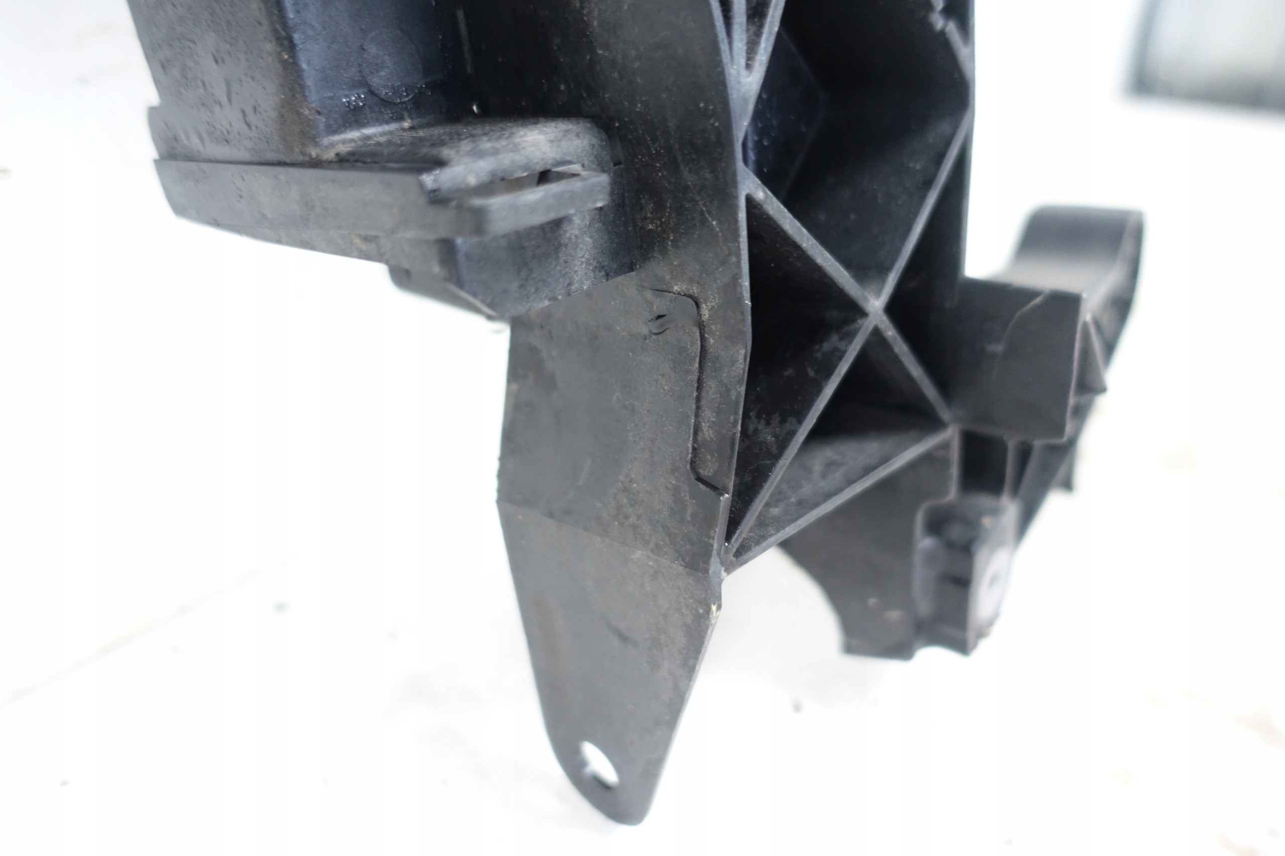 MERCEDES GLB GLA W247 bar, wall front A2476223300