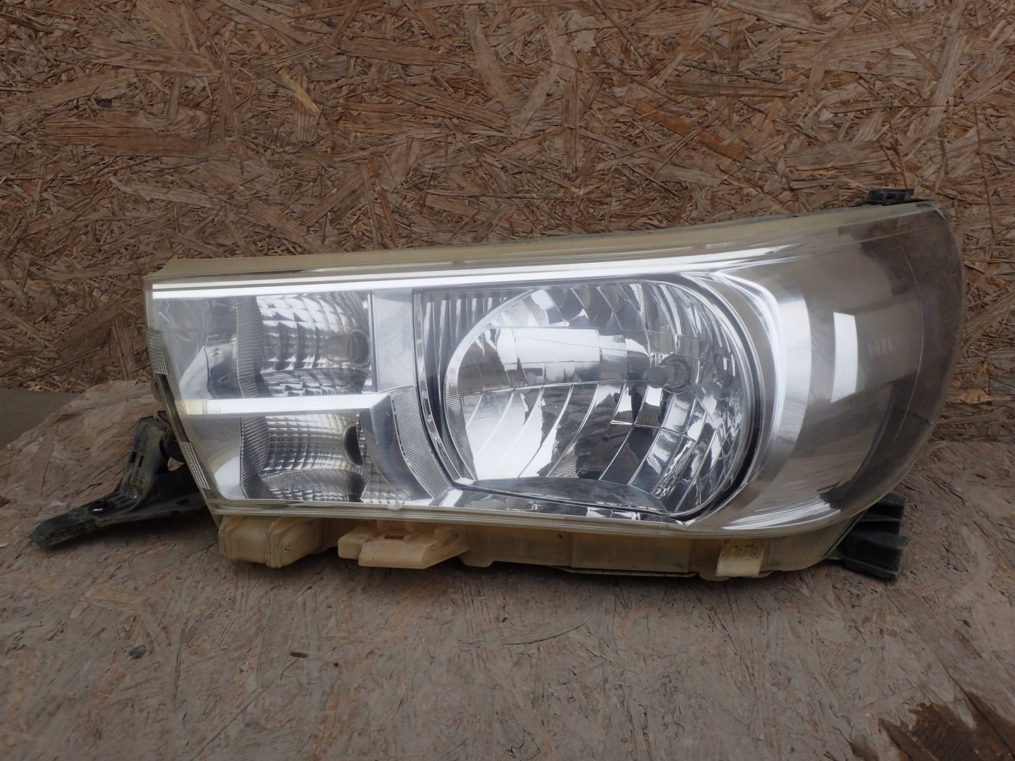 light left REFLEKTOR left TOYOTA HILUX 8 VIII 15