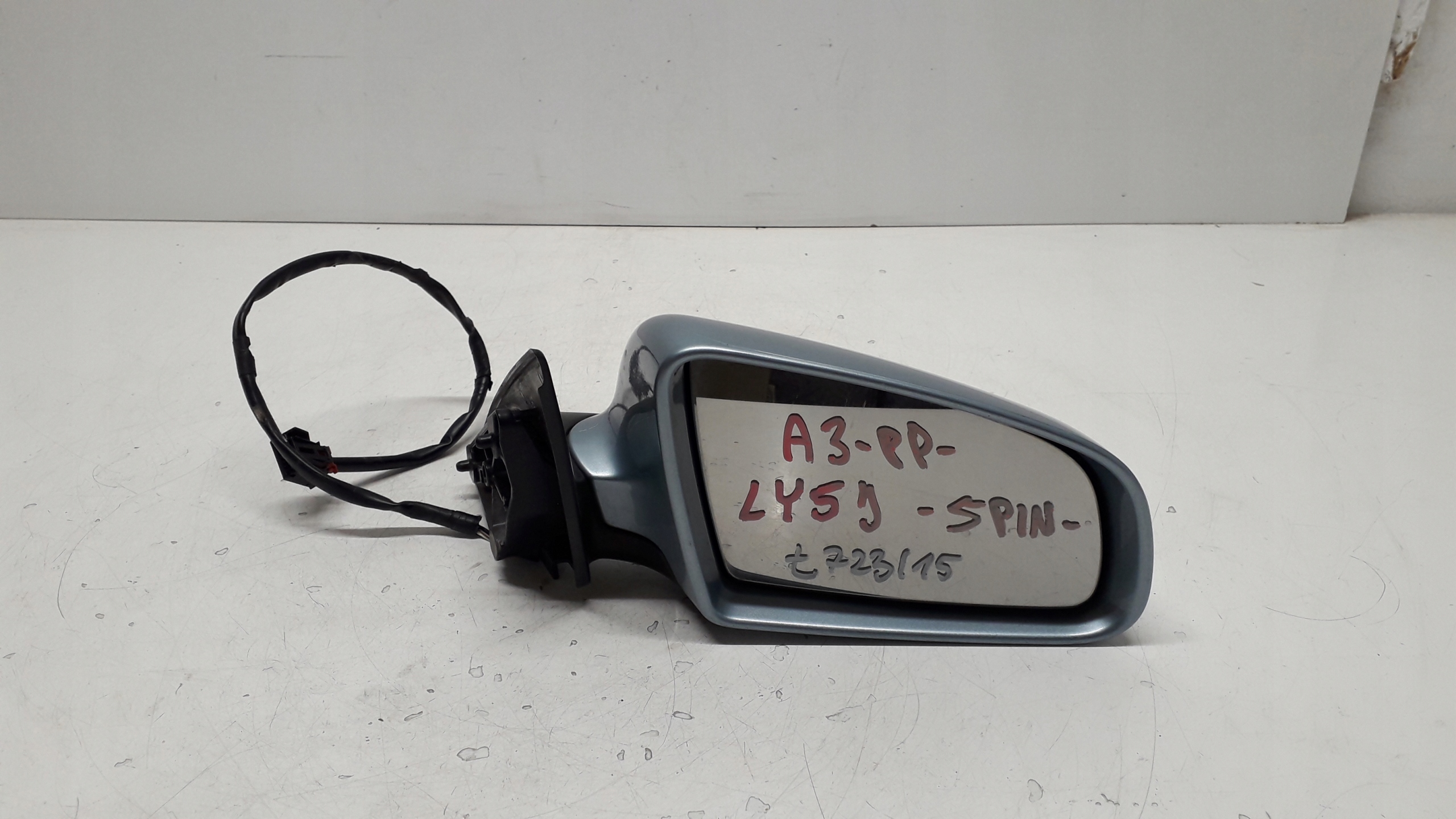 AUDI A3 8P 03-08 LUSTERKO PRAWE 5PIN LY5J