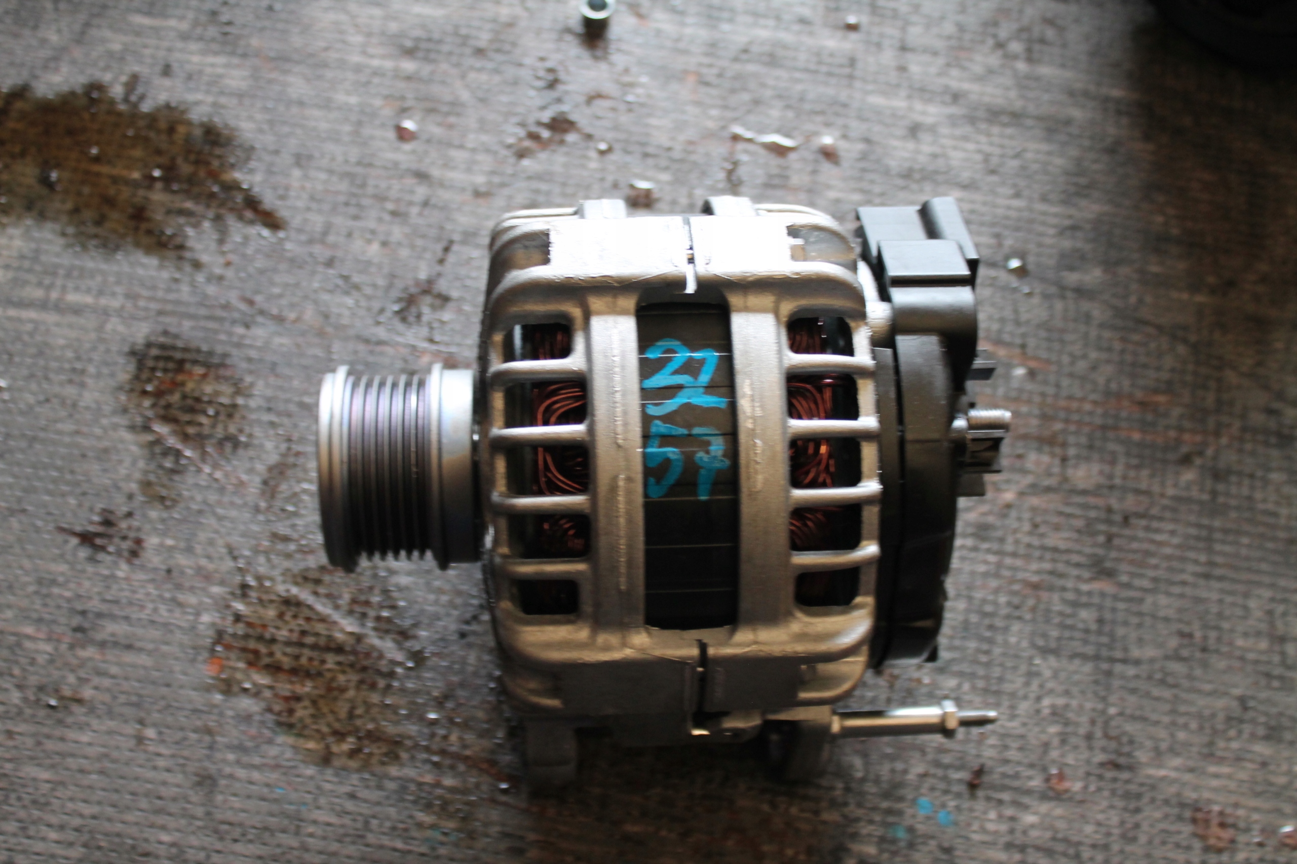 3257. ALTERNATOR VW AUDI 05L903026J