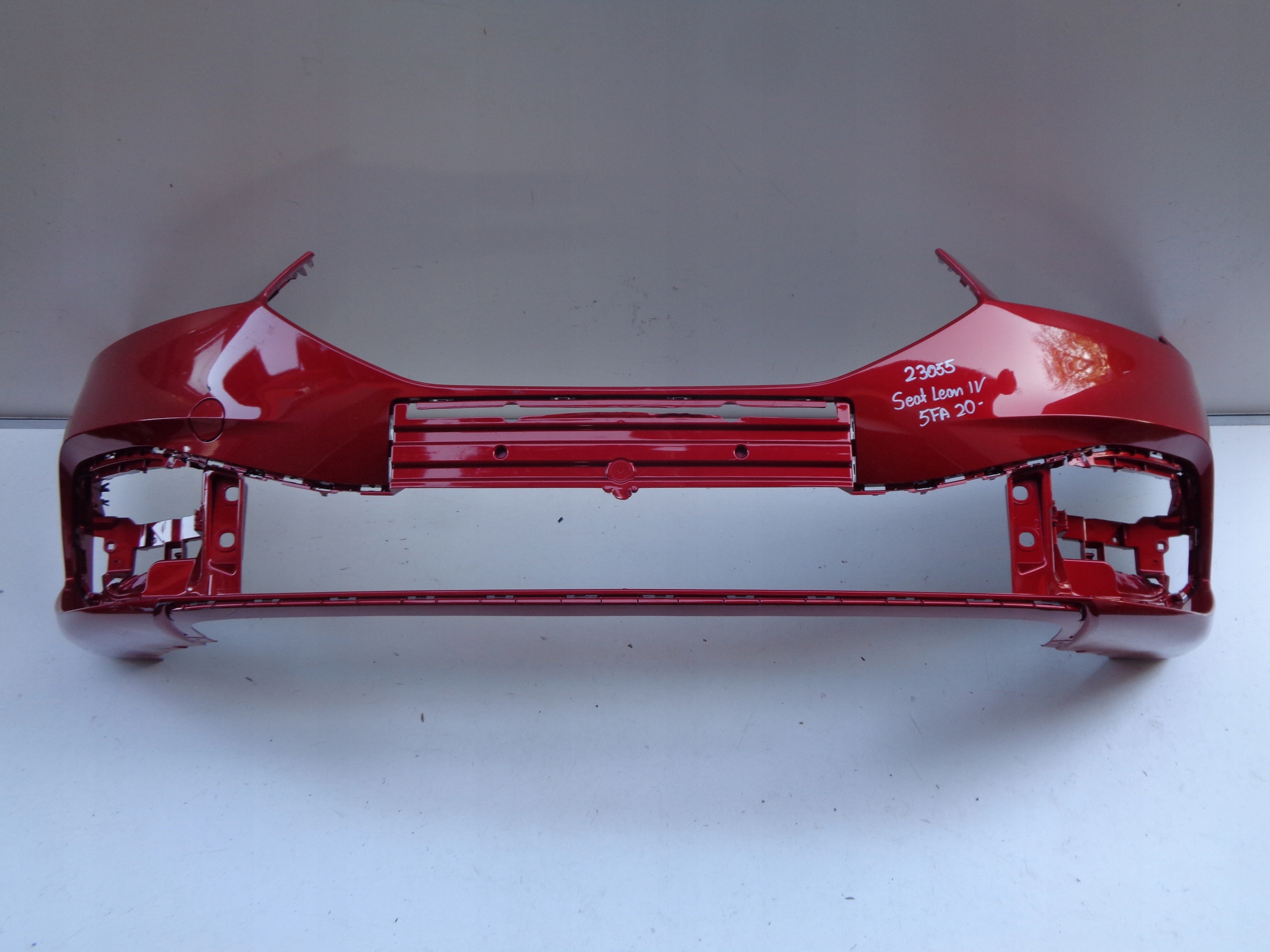 FRONTSTOSSSTANGE SEAT LEON IV 5F 5FA 19- NR 23055