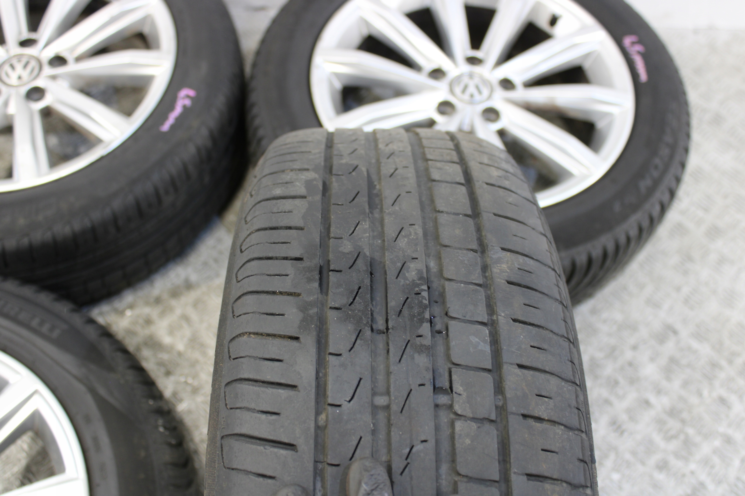 wheels discs disc 215/55 R17 3G0601025D VW PASSAT B8 3G0 3G9