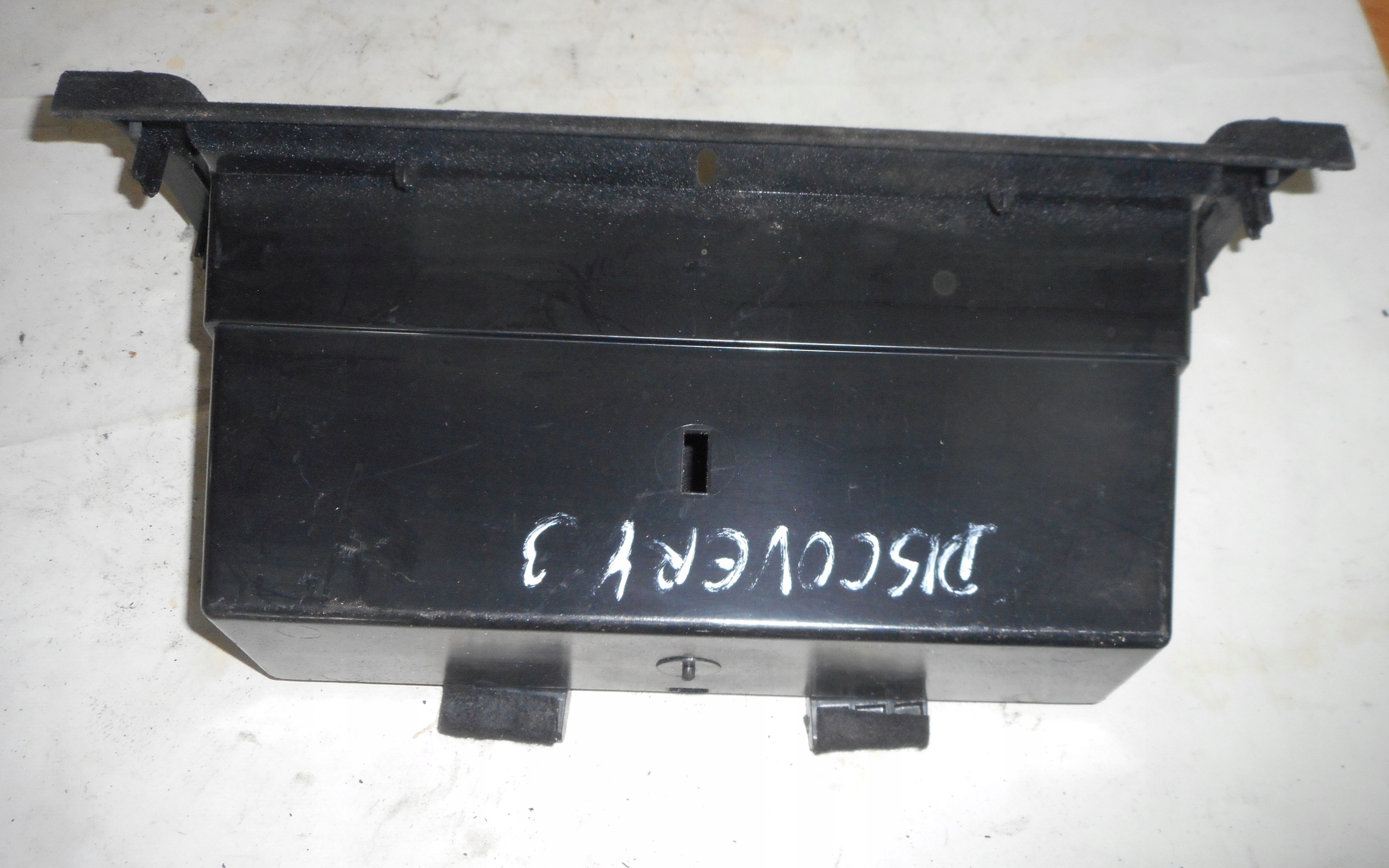 LAND ROVER Discovery 3 III бардачок полка