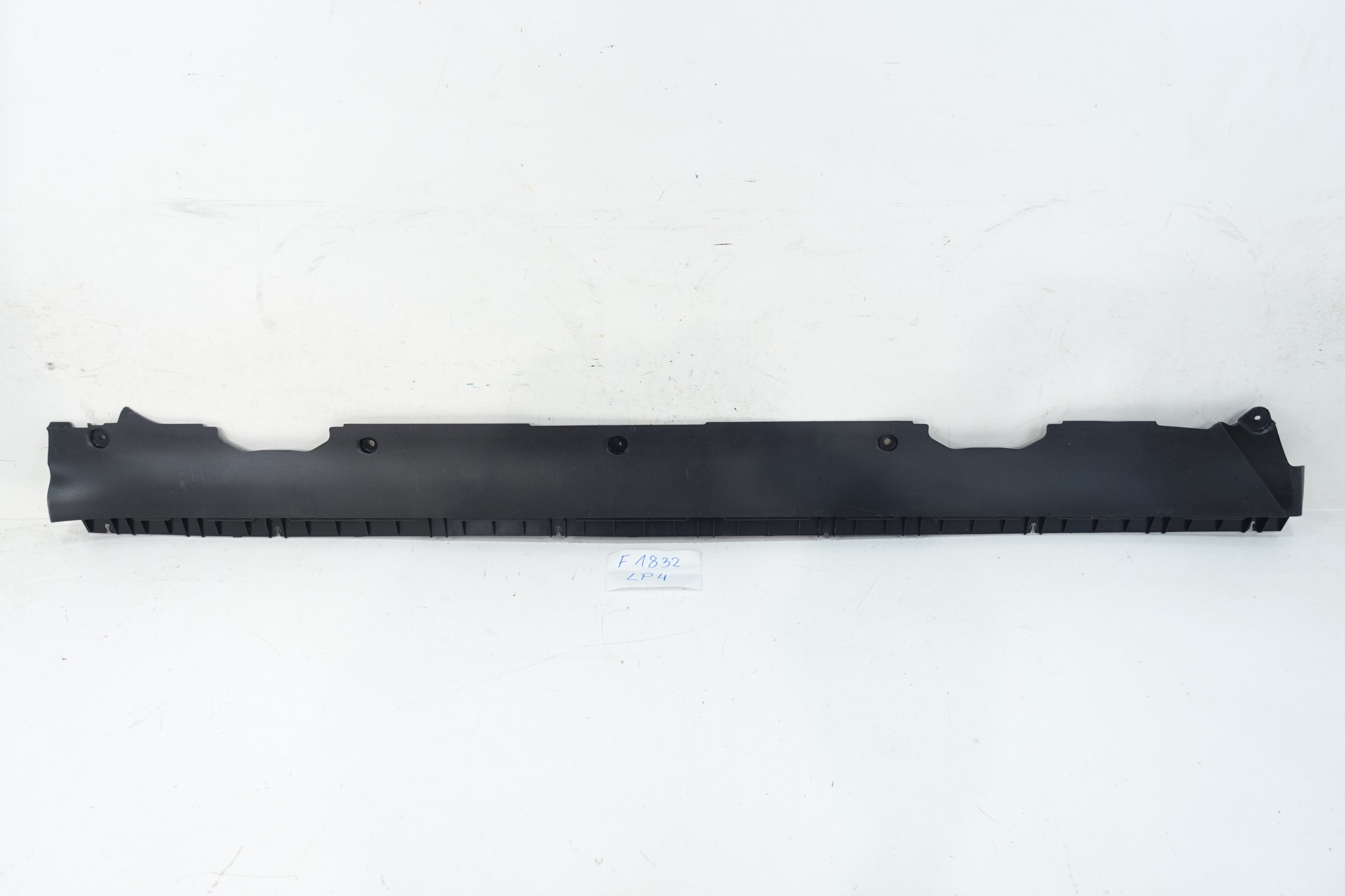 TESLA MODEL Y 2019- moulding threshold left lower 1625377-00-C