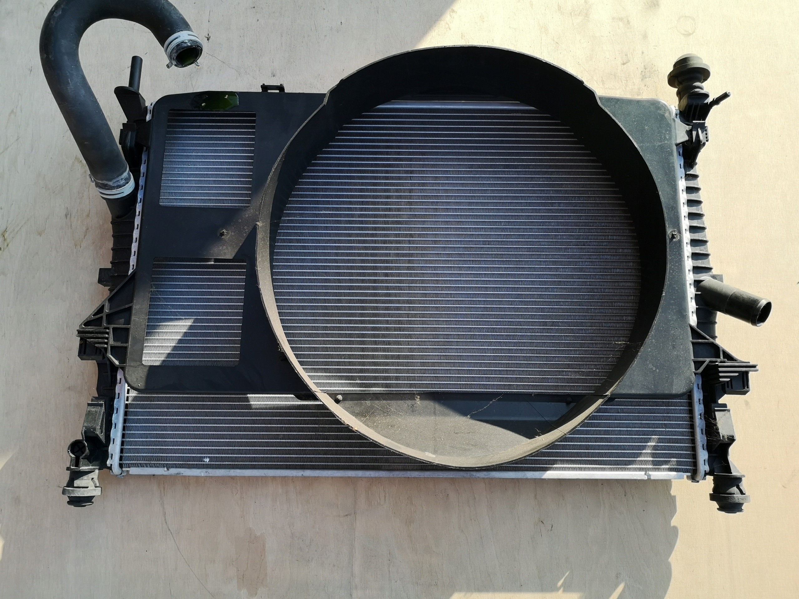 CHŁODNICA WODY FORD TRANSIT 2.2 2.4 TDCI NAPĘD TYŁ Producent części Ford OE