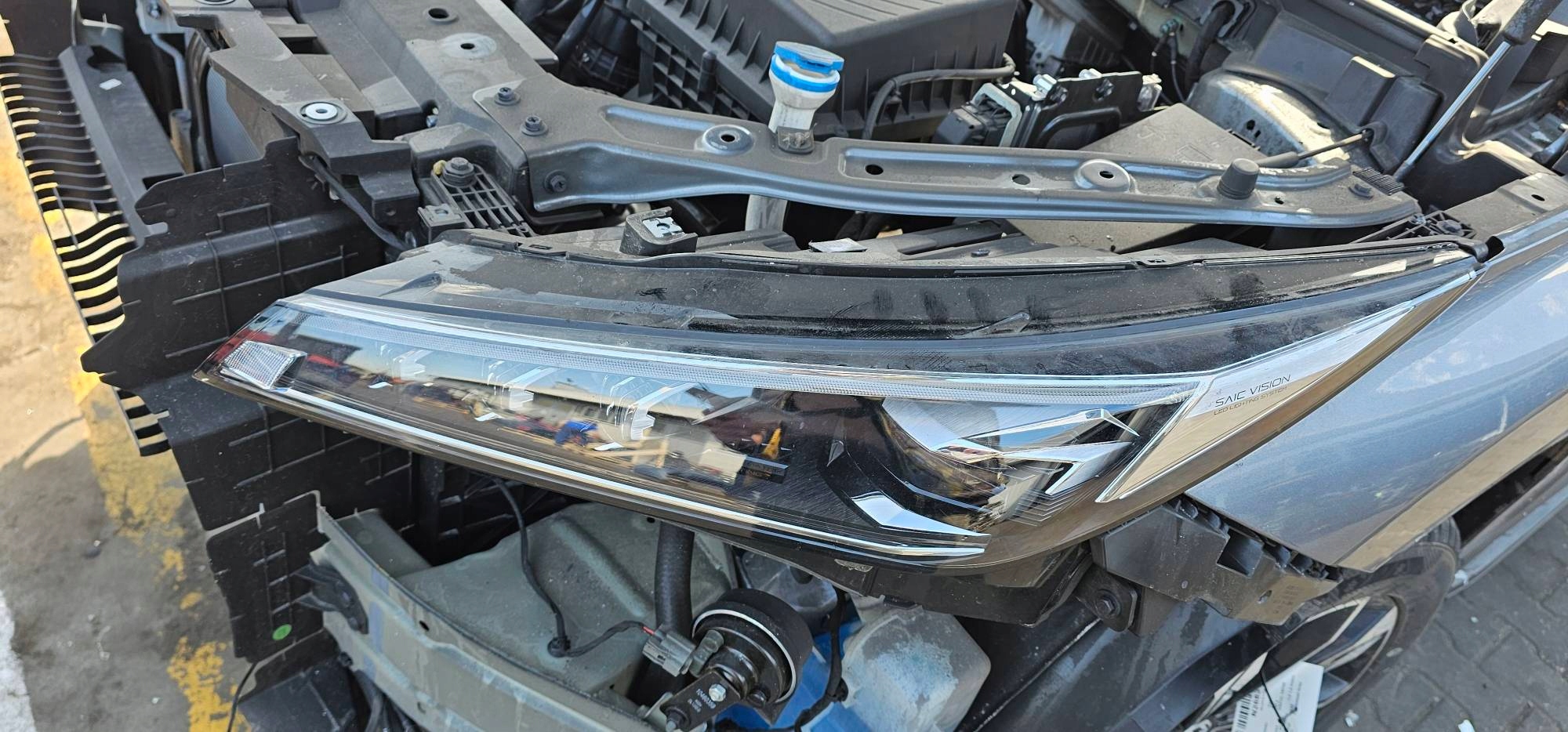 light left front LED 2024 MG HS II