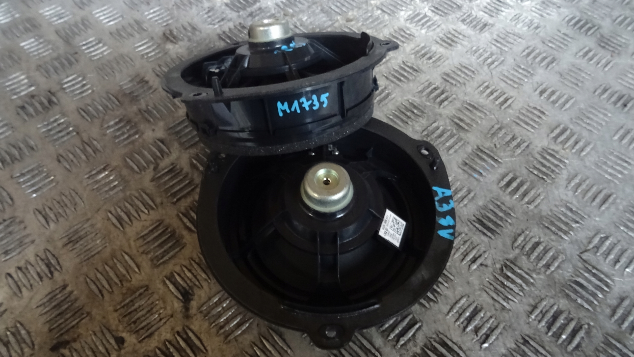 AUDI A3 8V speaker 8V4035411