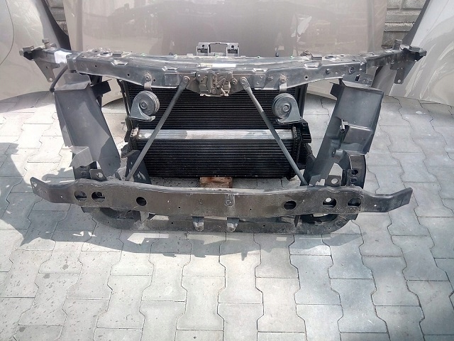 JEEP GRAND CHEROKEE WK2 13-17R MASKA BŁOTNIK PAS XENON ZDERZAK Kolor inny