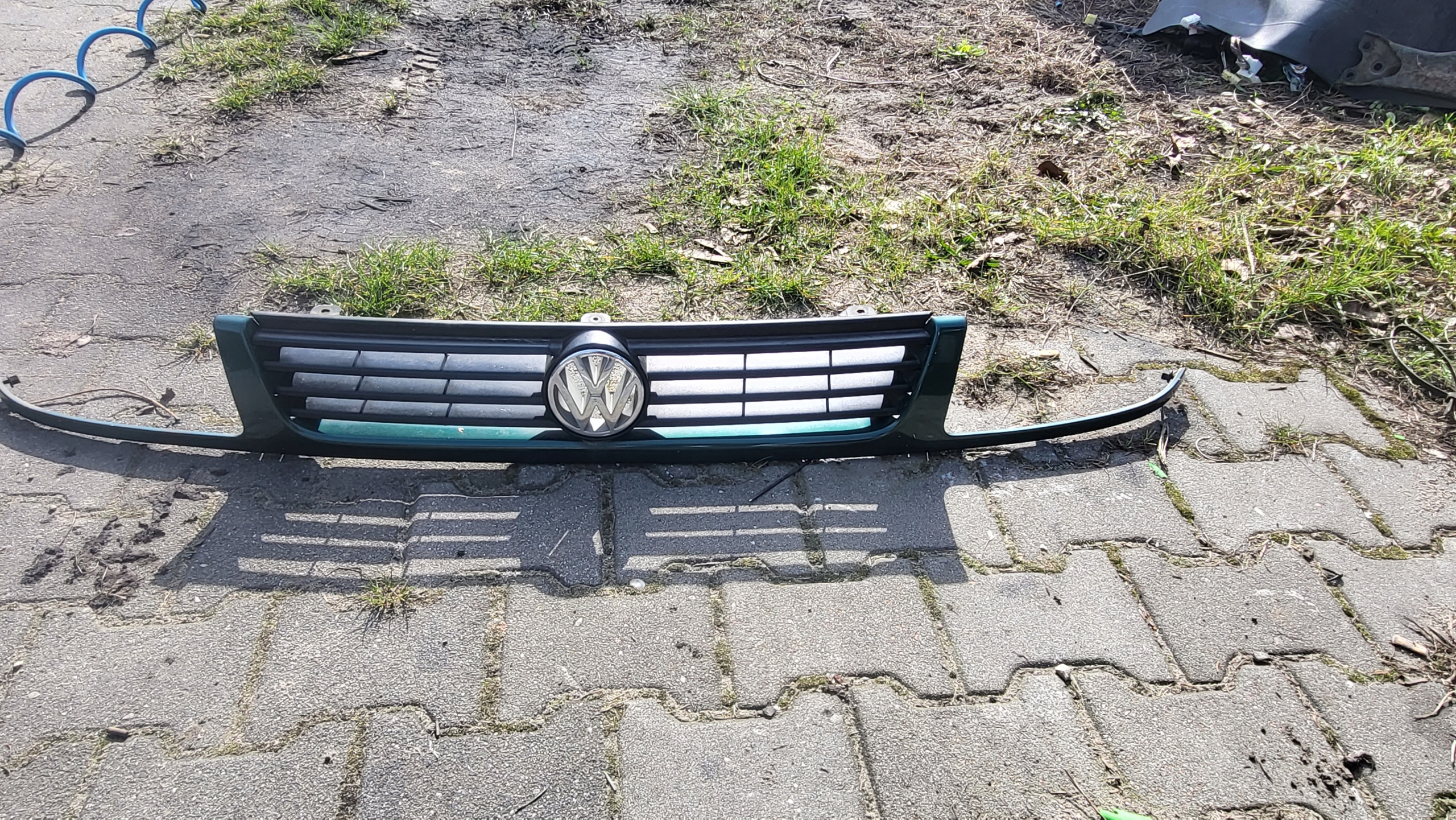 atrapa grill vw polo 6n L56T