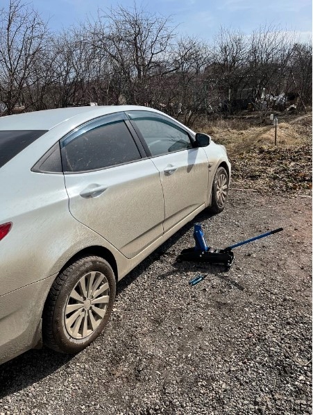 PODNOŚNIK SAMOCHODOWY HYDRAULICZNY ŻABA LEWAREK ŻABA 2,5Tdwutłokowy Minimalna wysokość podnoszenia 155 mm