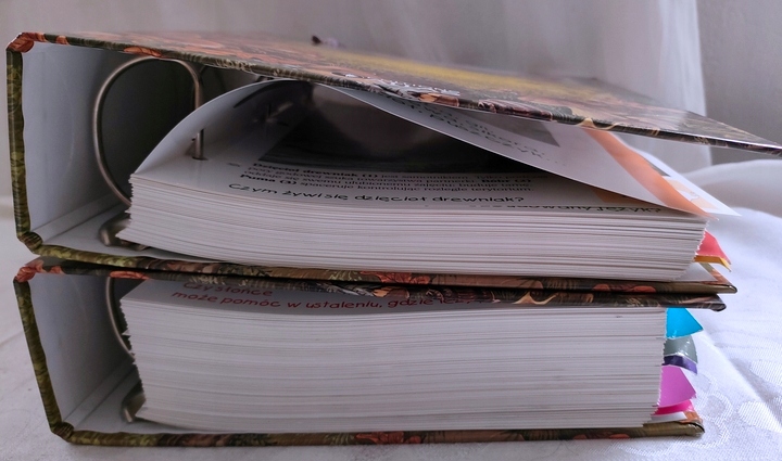 EDITIONS ATLAS segregator przyroda zwierzęta Rok wydania 2009