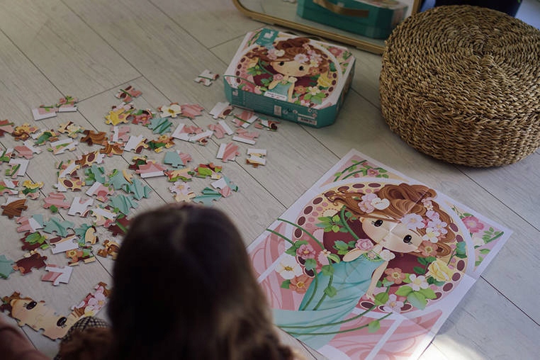 Puzzle w walizce Obraz inspirowany twórczością Muchy 100 el., 6 lat+, Janod Marka Janod