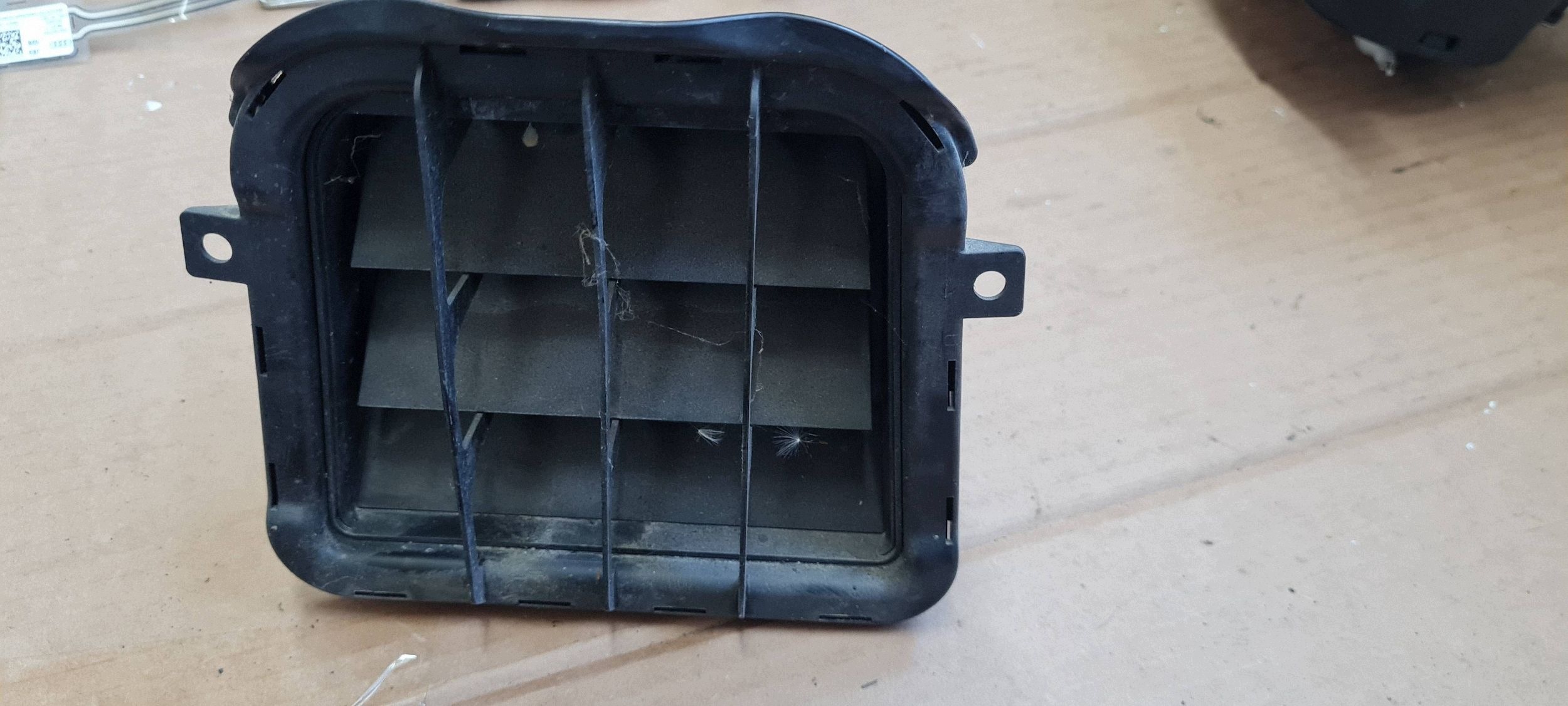 A7 4G S7 grid WENTYLACYJNA boot right rear part 4G8819302