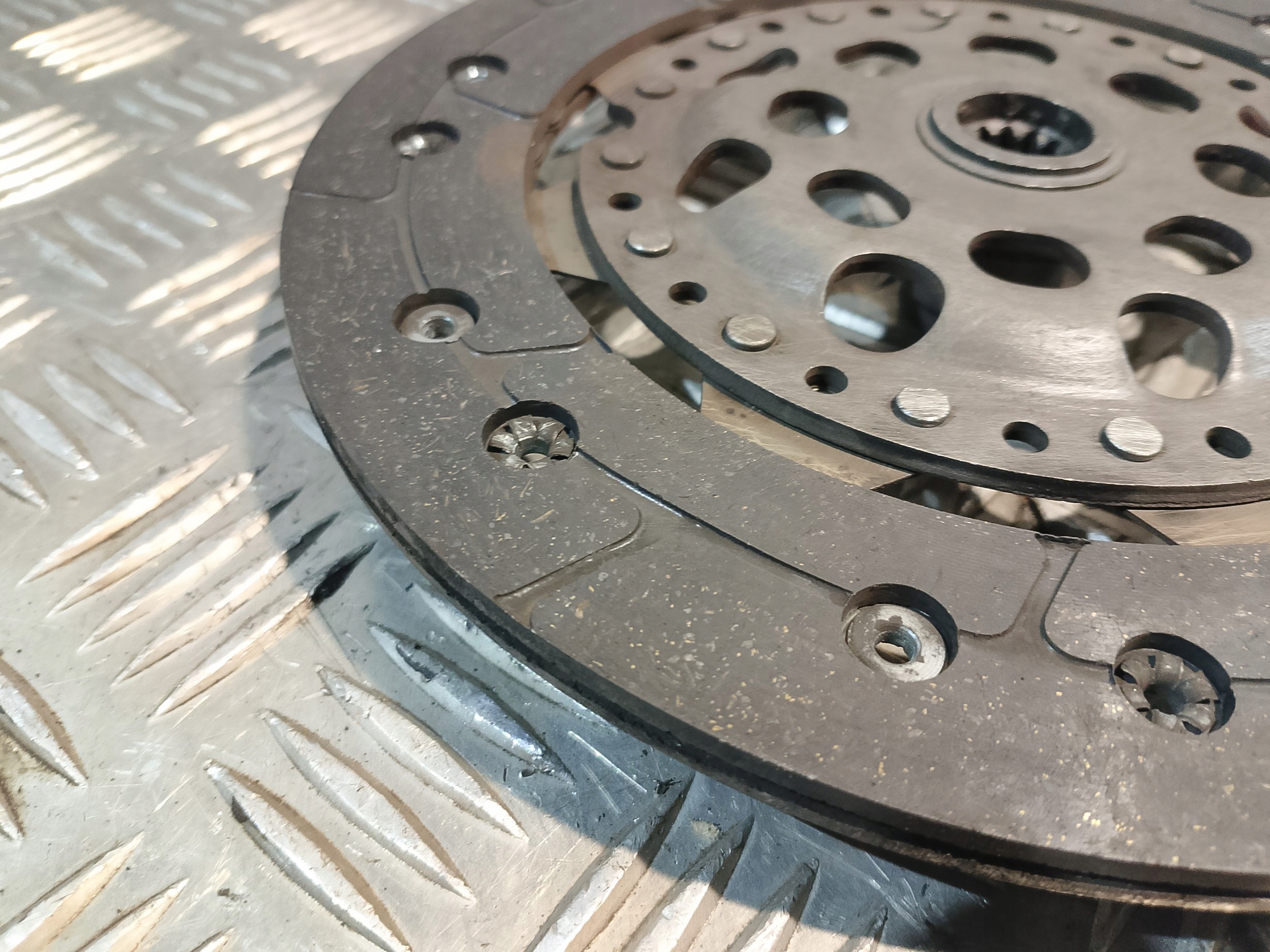 Embrayage Disque + de pression OPEL CORSA D 1.3 CDTI 75 KM