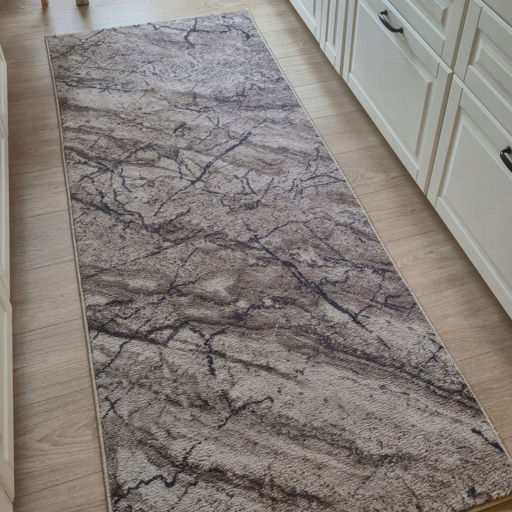 Miękki chodnik do przedpokoju AQUA MARBLE 04 szerokość 80 cm beżowy Długość 10 cm