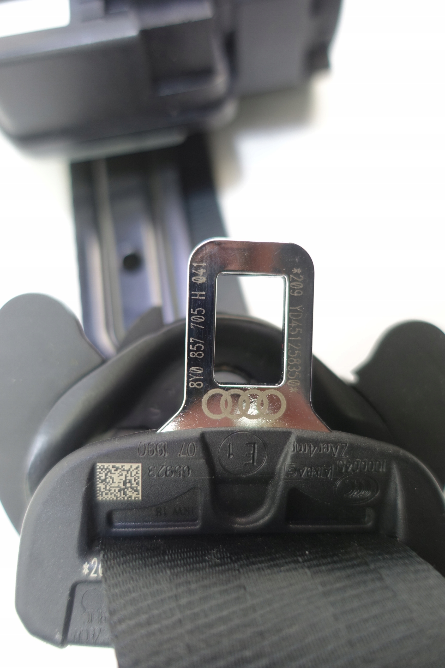Gurten Sicherheits links vorne AUDI A3 8Y 20