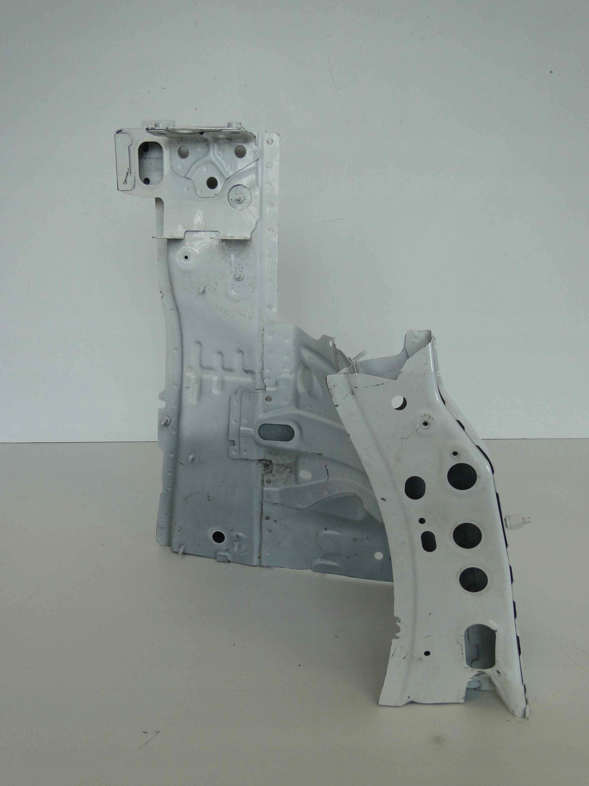 MERCEDES EQA H243 243 RAMA PODLUZNICA LEWA Part number A2436209300