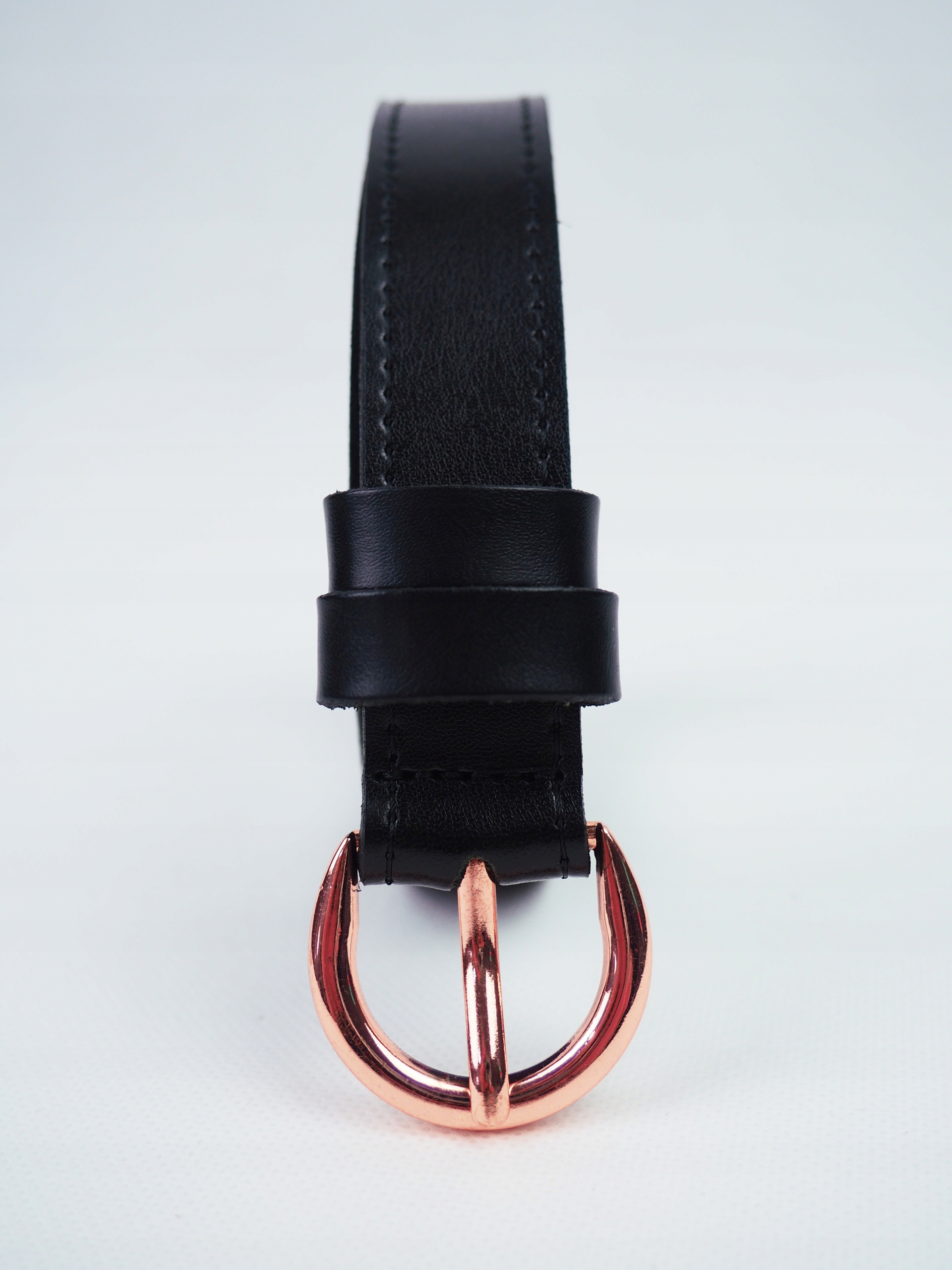 

Damski pasek skórzany kolor czarny -del Santo-