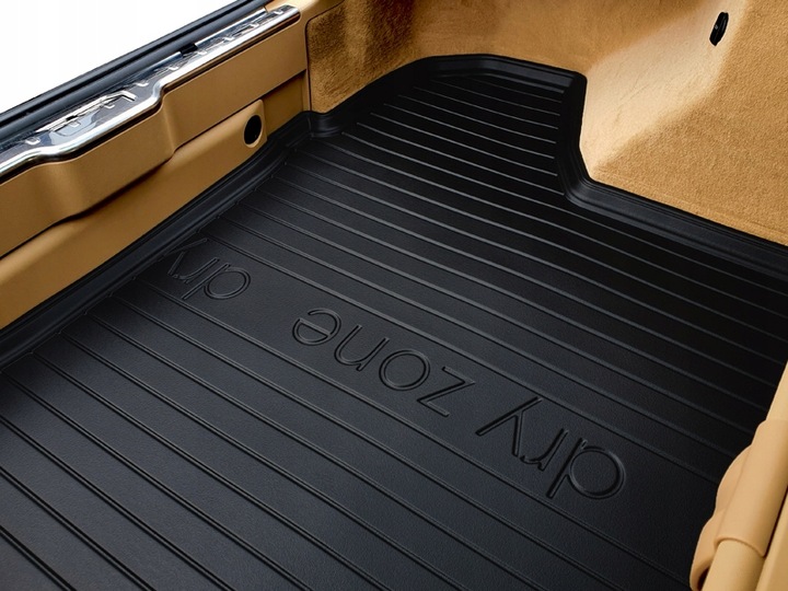 ZESTAW 77 Dywaniki gumowe i mata BMW X4 F26 2014-2018 Kolor czarny