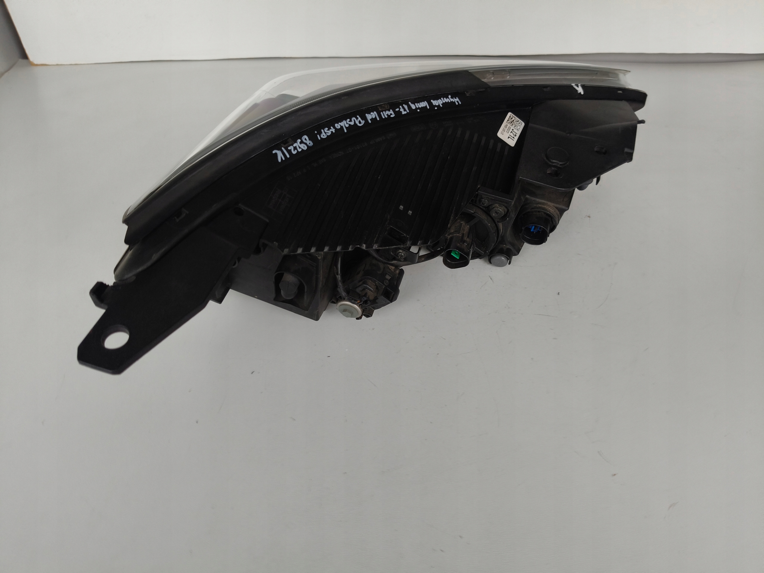 light left REFLEKTOR HYUNDAI IONIQ 17- FULL LED blue