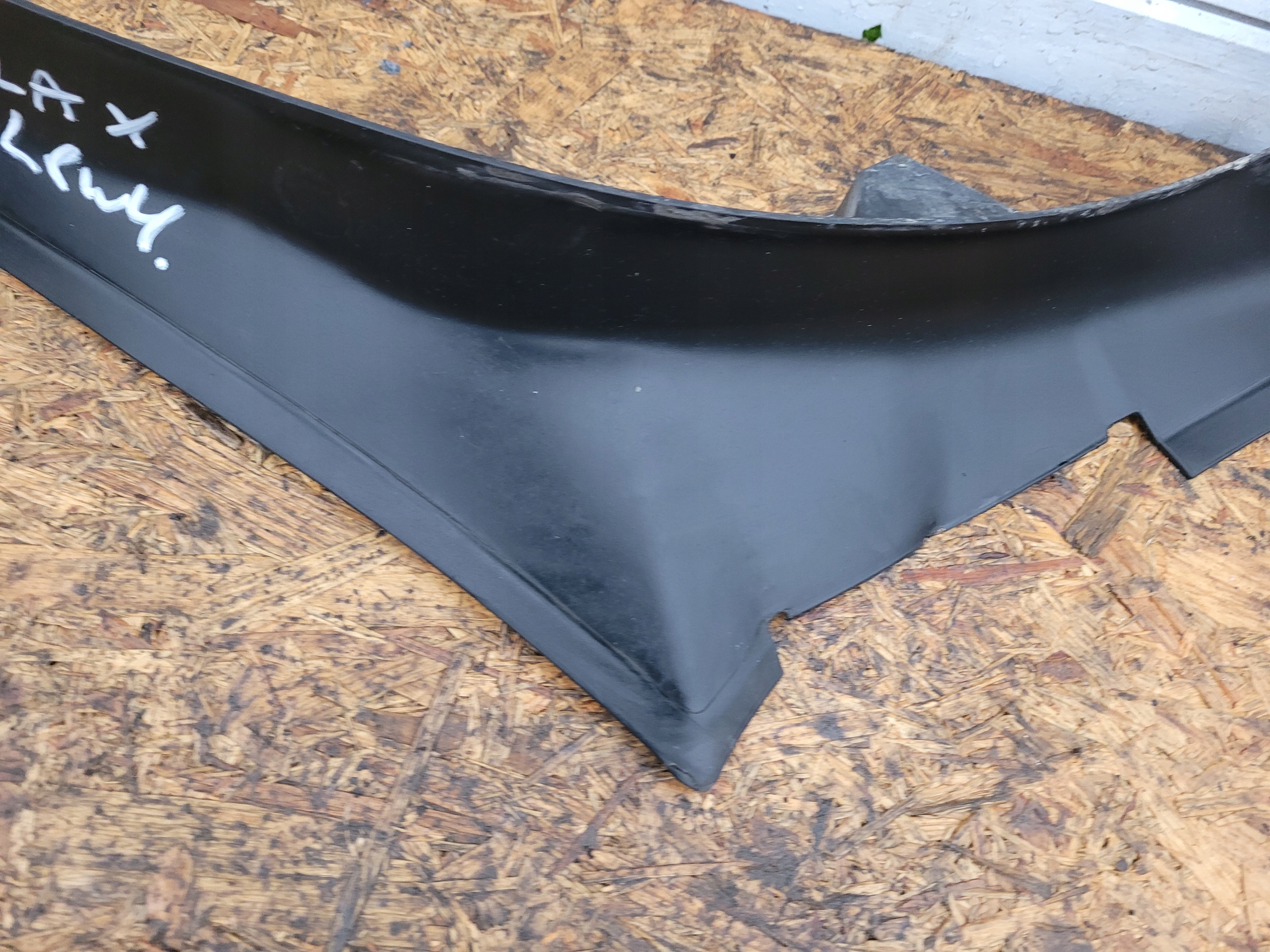 side boot left rear part TESLA X 1047320-00