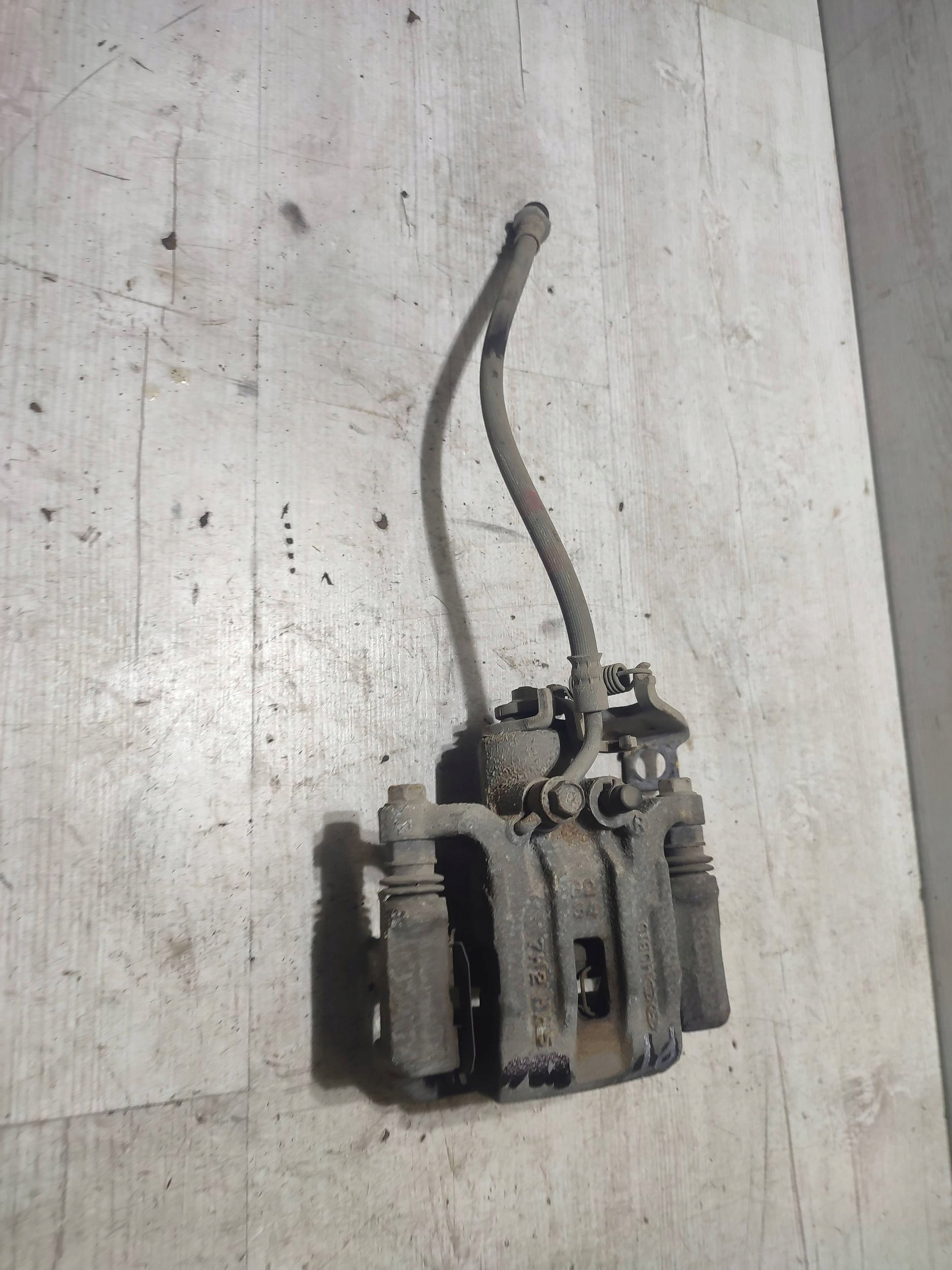 Hyundai Kona and 2018 rear part side right caliper