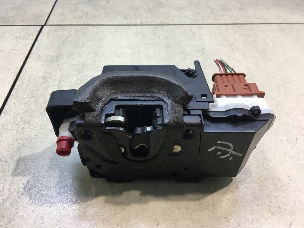 lock door right rear part PEUGEOT 607 5 PIN