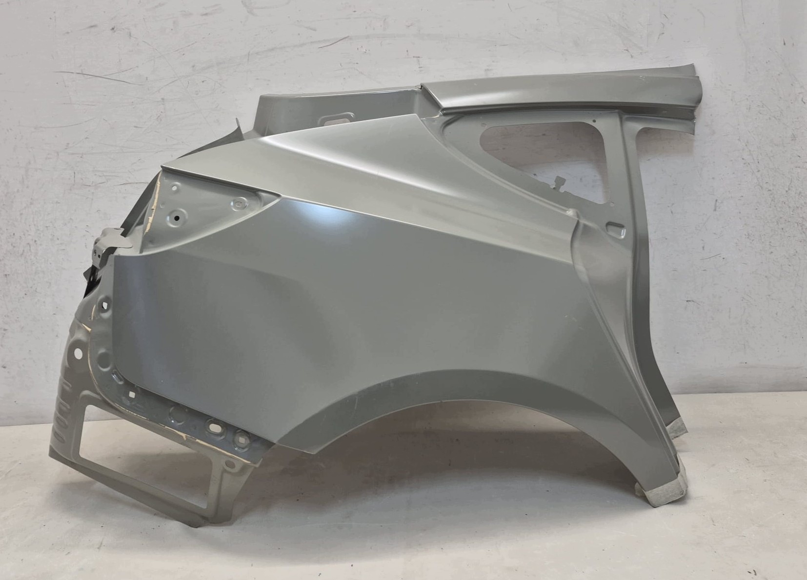 TESLA MODEL 3 17- sárvédő jobb hátsó hátsó 1095609-00-E