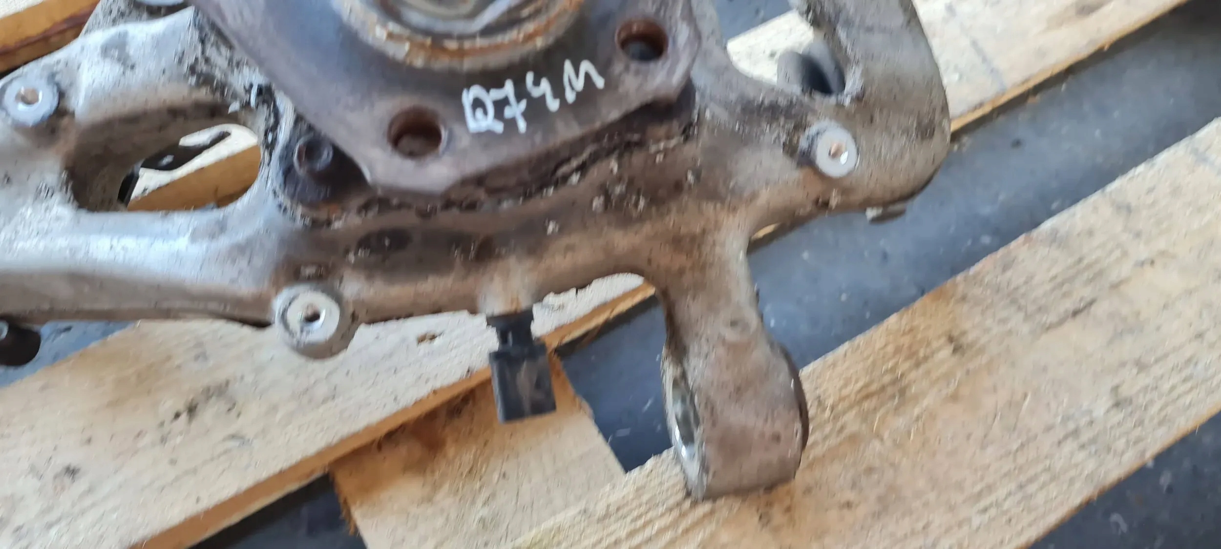 Q7 4M II swing left left front front 4M0407559 4M0407241J